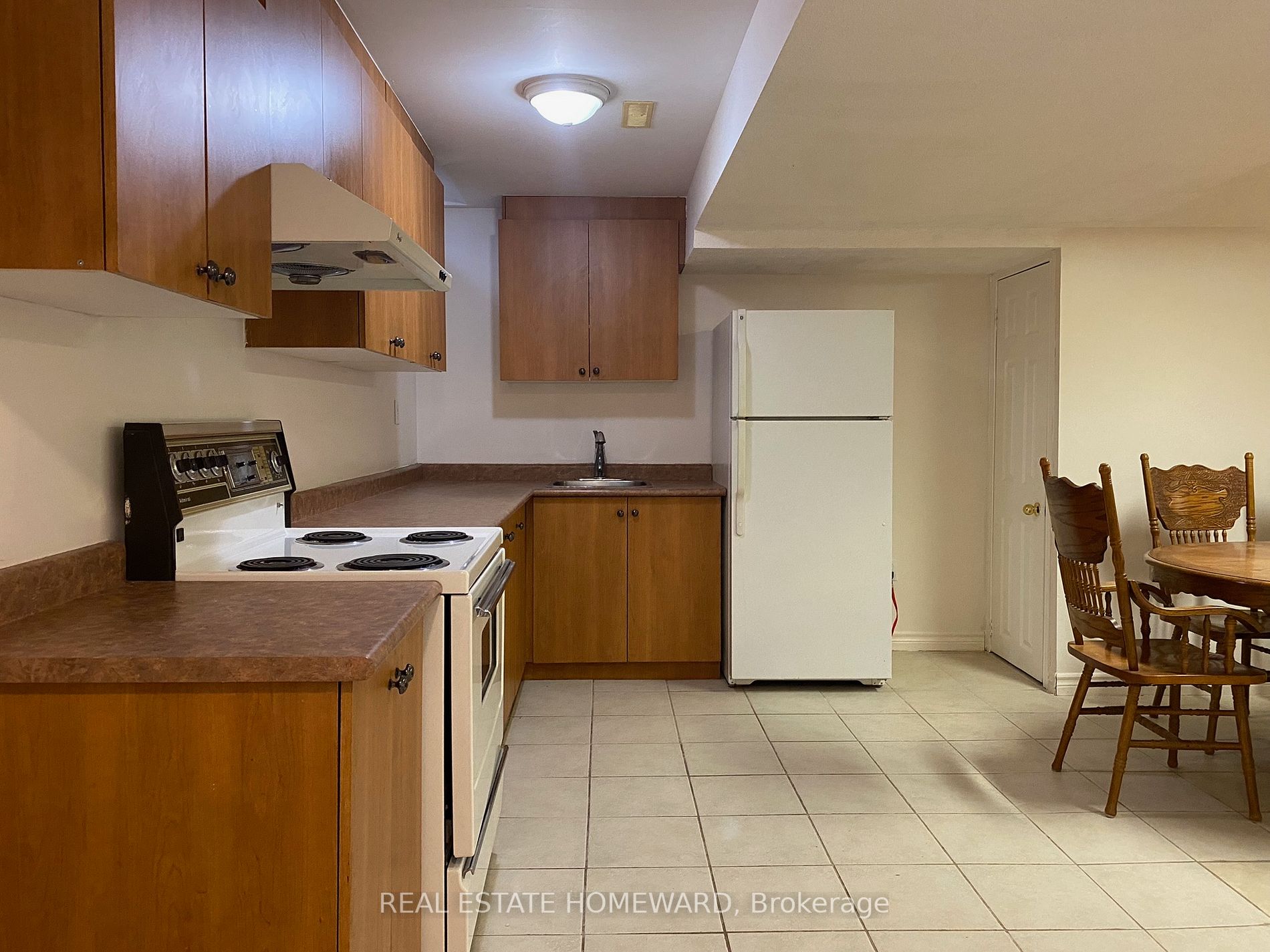 11 Robinson Rd, #Lower