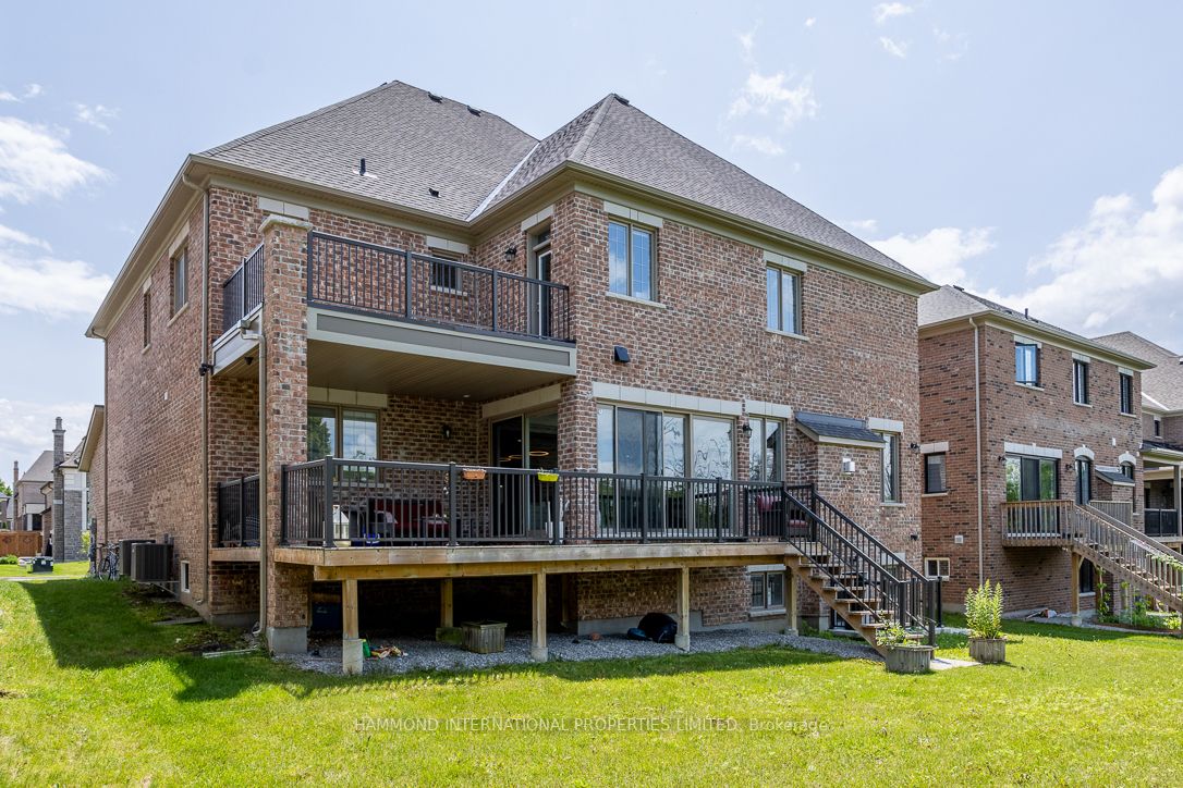 32 Sir Henry Crt