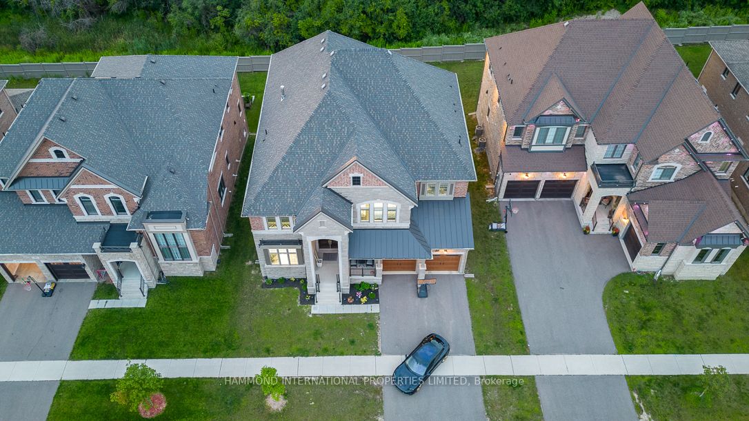 32 Sir Henry Crt