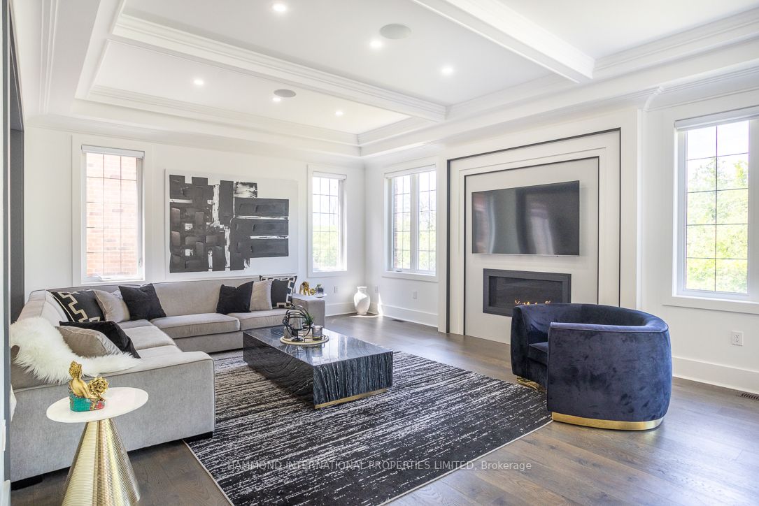 32 Sir Henry Crt