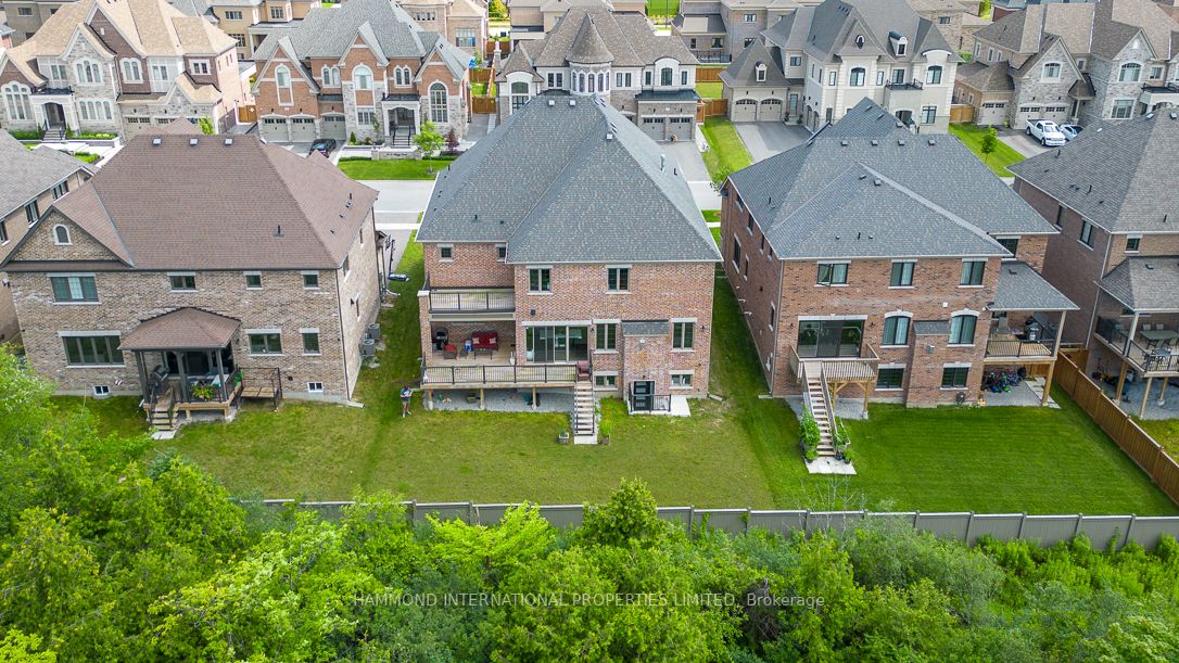 32 Sir Henry Crt