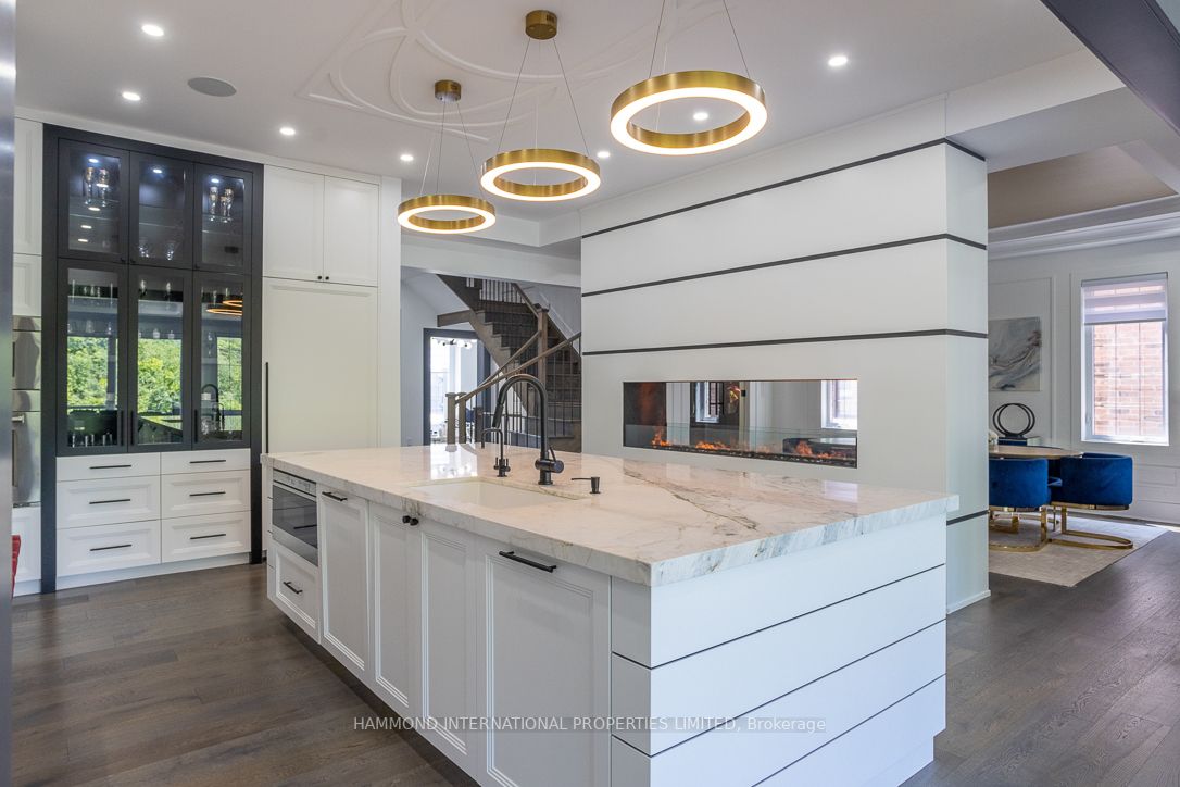 32 Sir Henry Crt