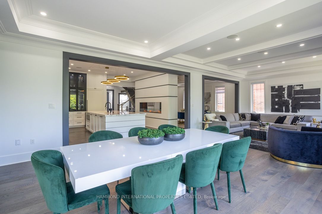 32 Sir Henry Crt