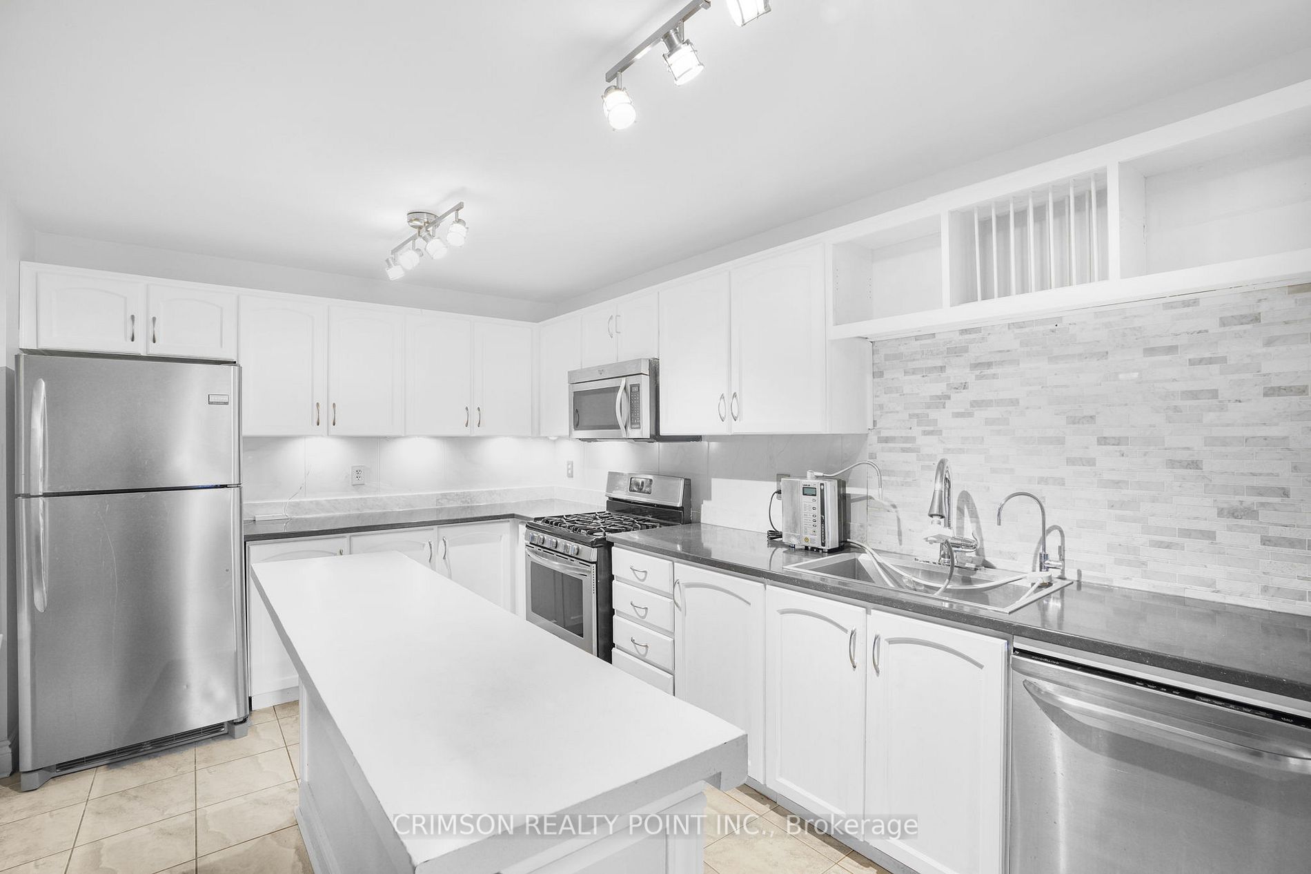 817 Elmwood Rd