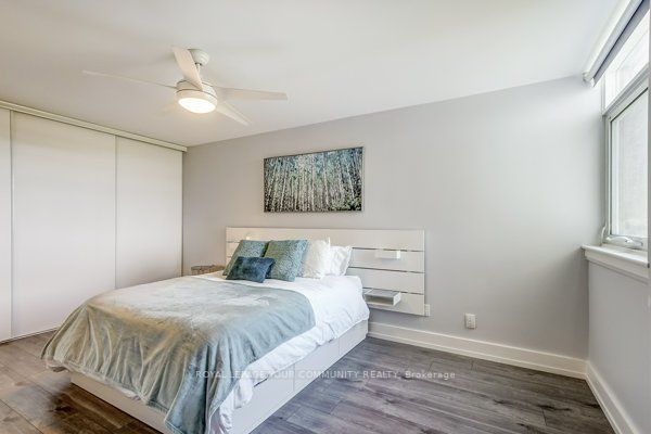 7811 Yonge St, #910