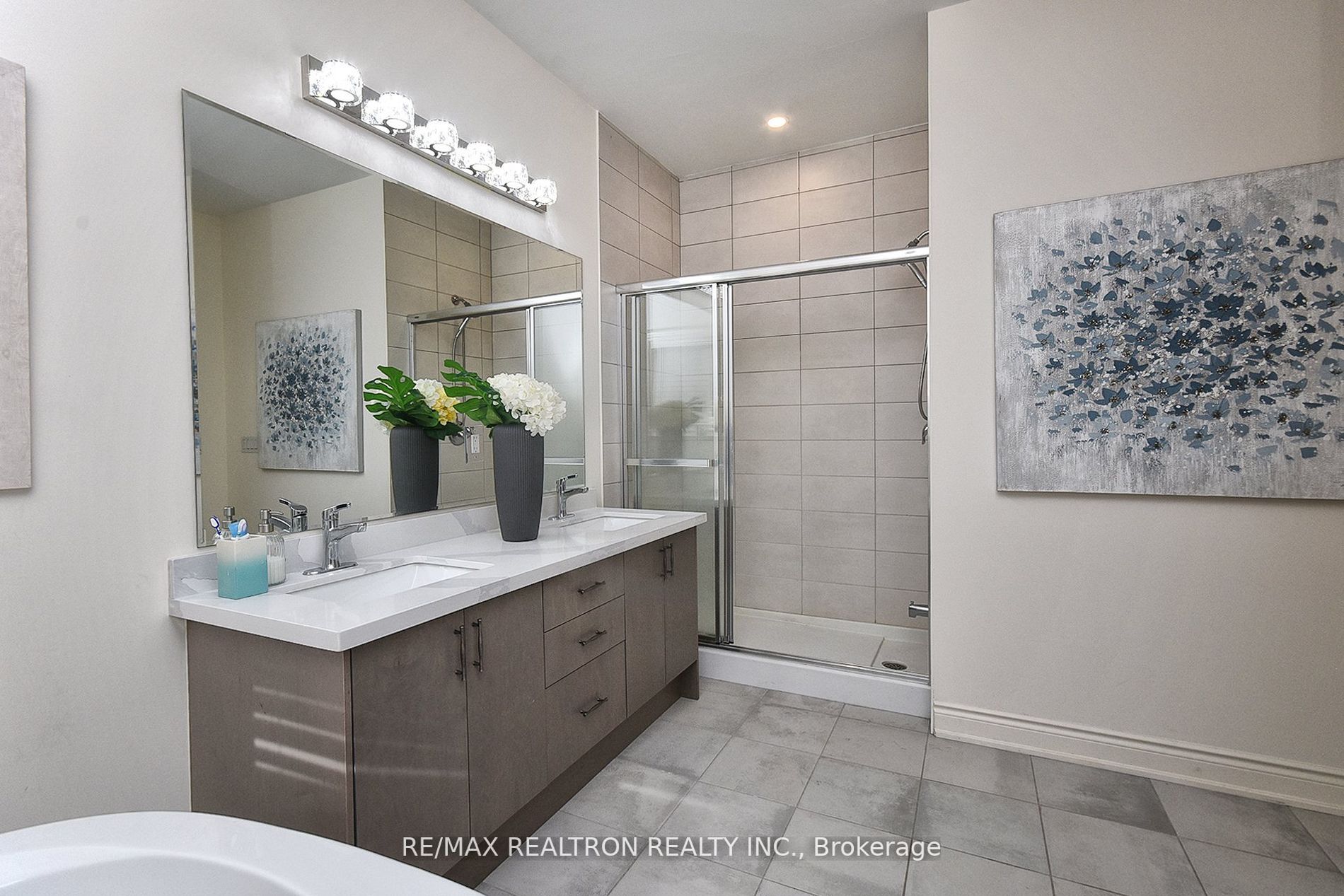 55 Betty May Cres