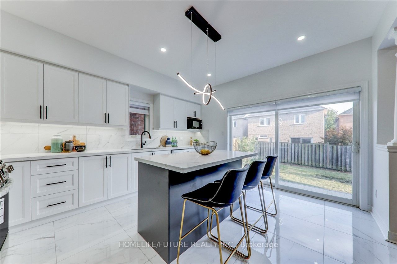 5 Autumnglen Rd