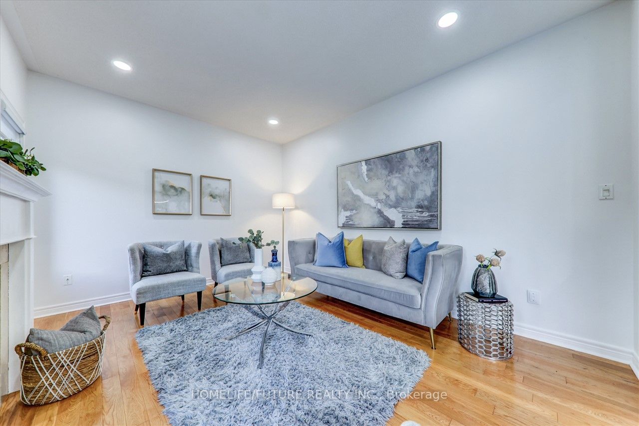 5 Autumnglen Rd