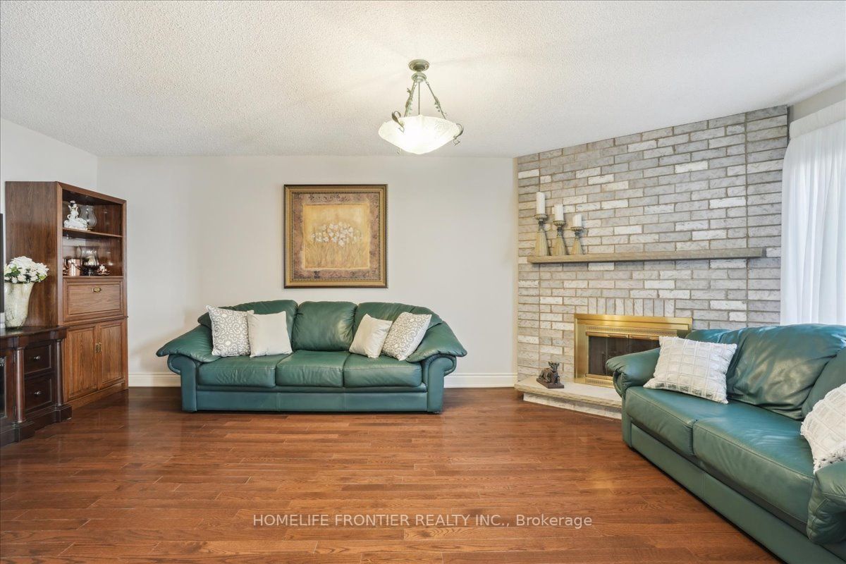 3 Pickett Cres