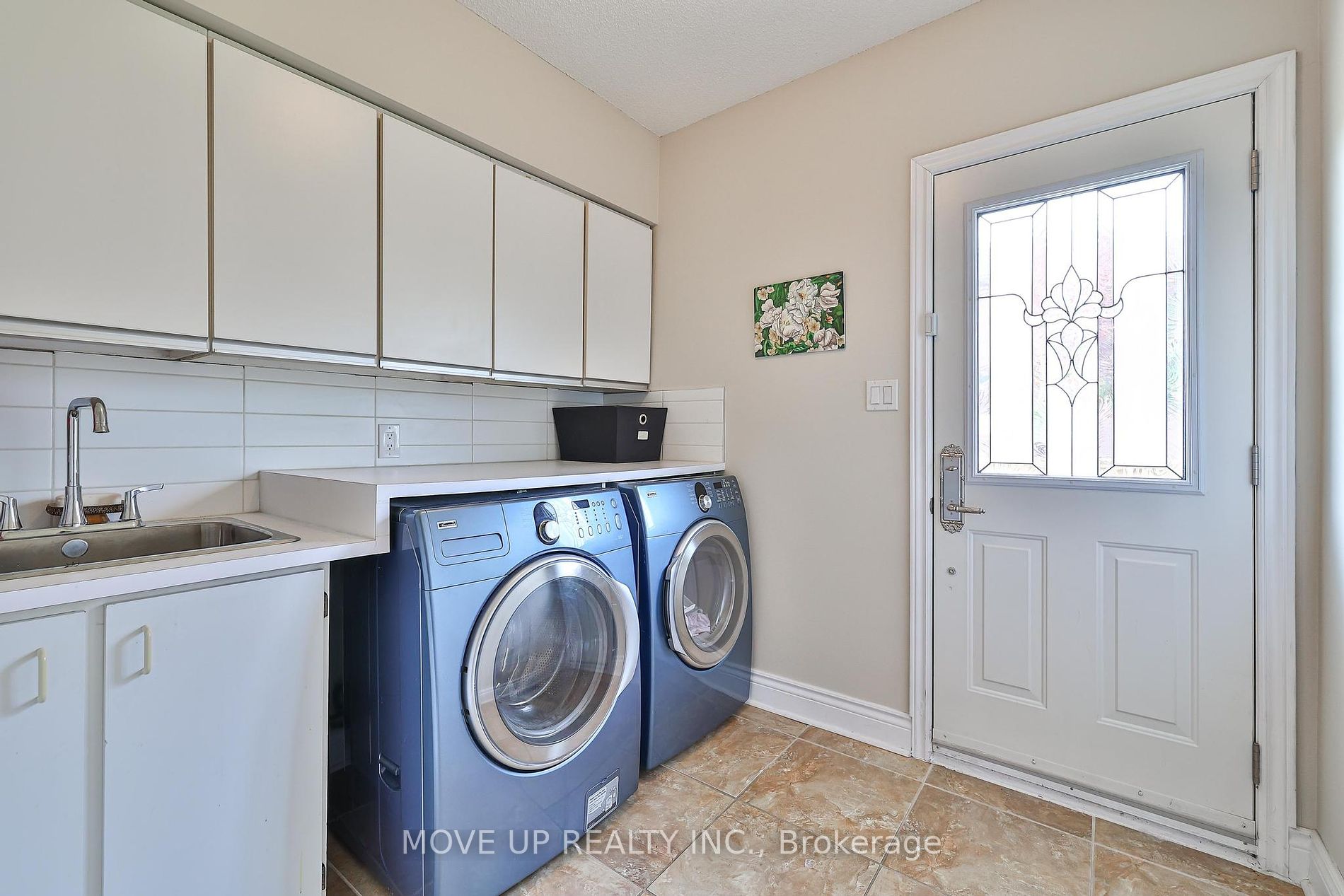 282 Torii St