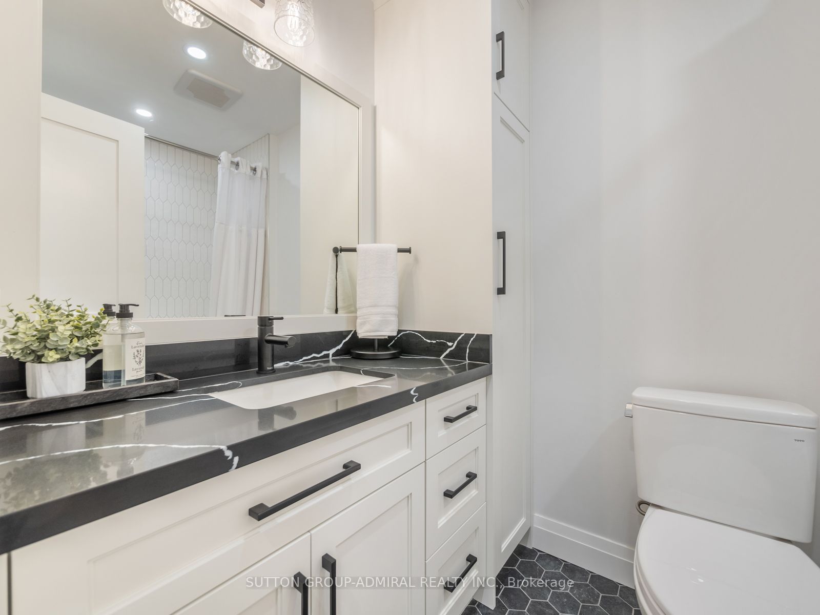 18 Haskell Cres