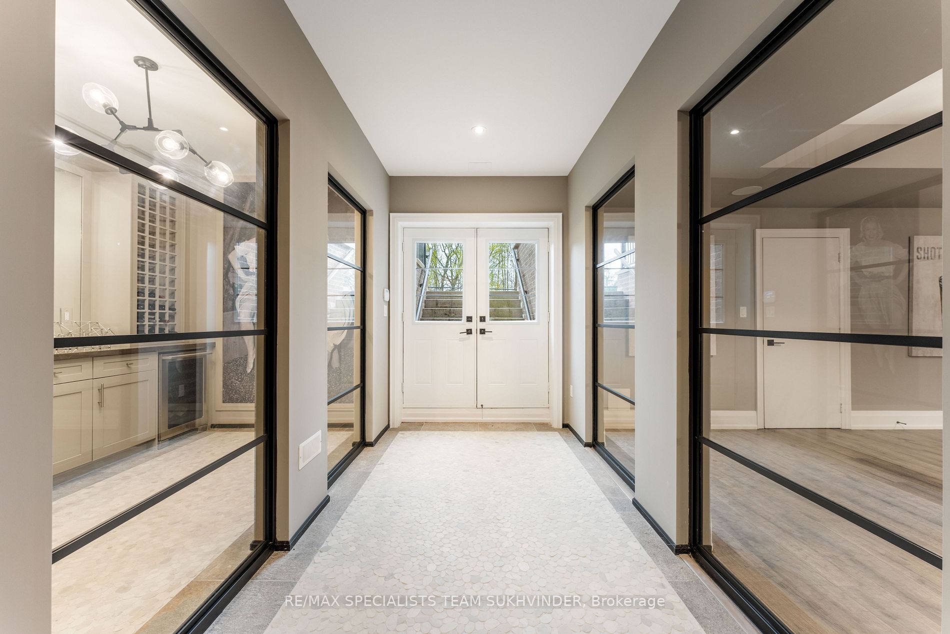 103 Carmichael Cres