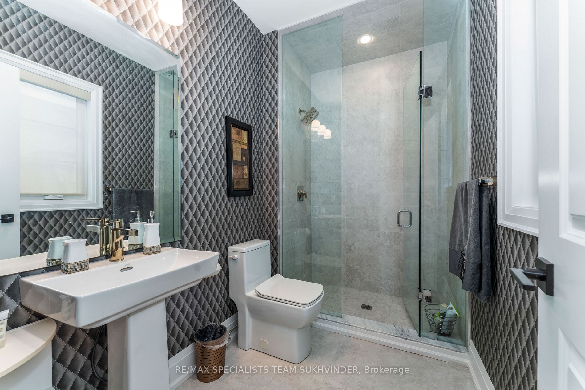 103 Carmichael Cres