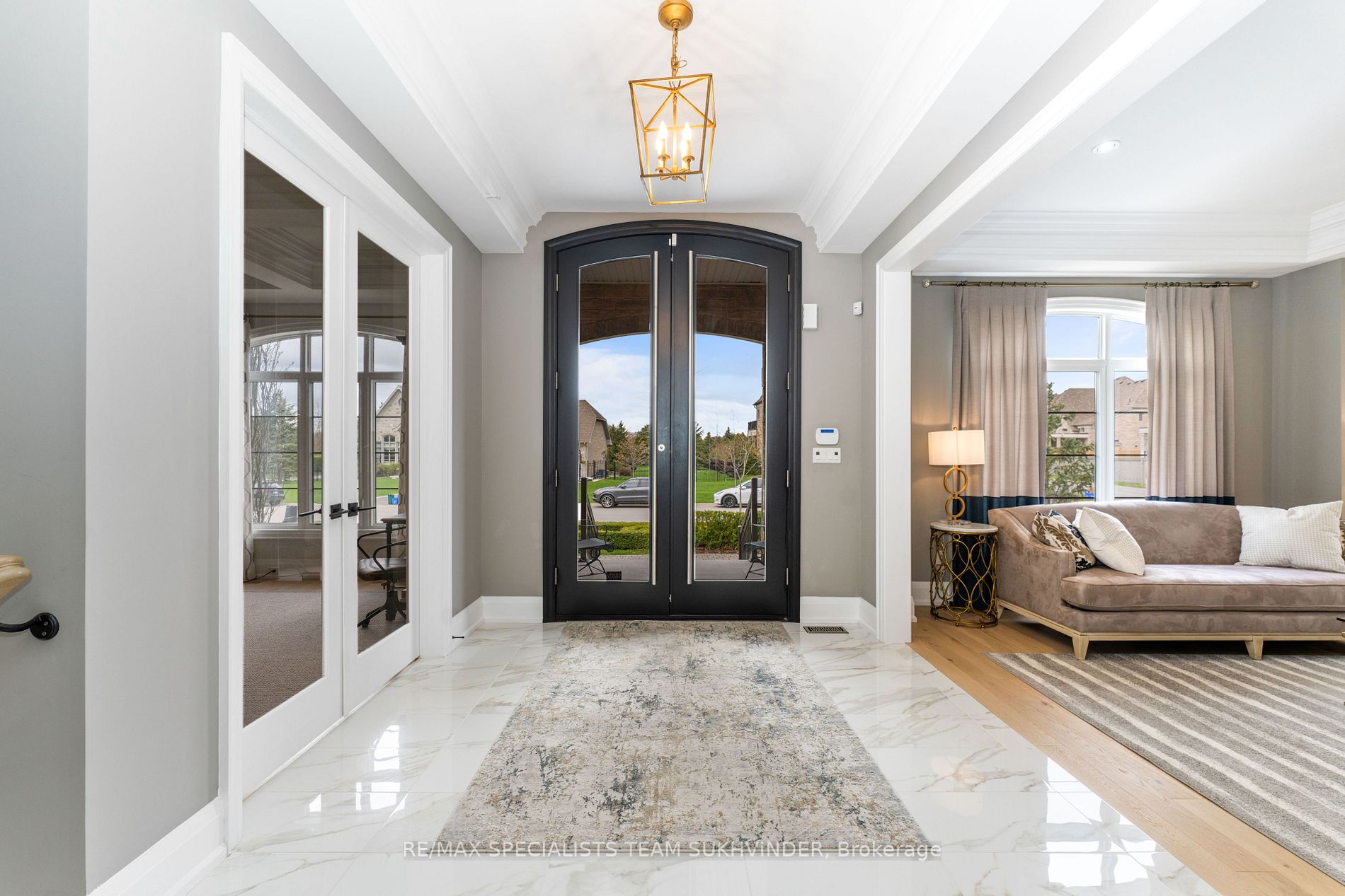 103 Carmichael Cres