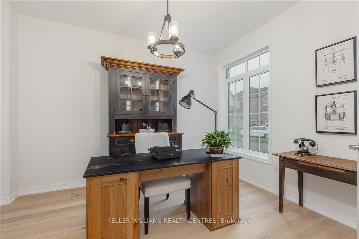 39 Deepwood Cres