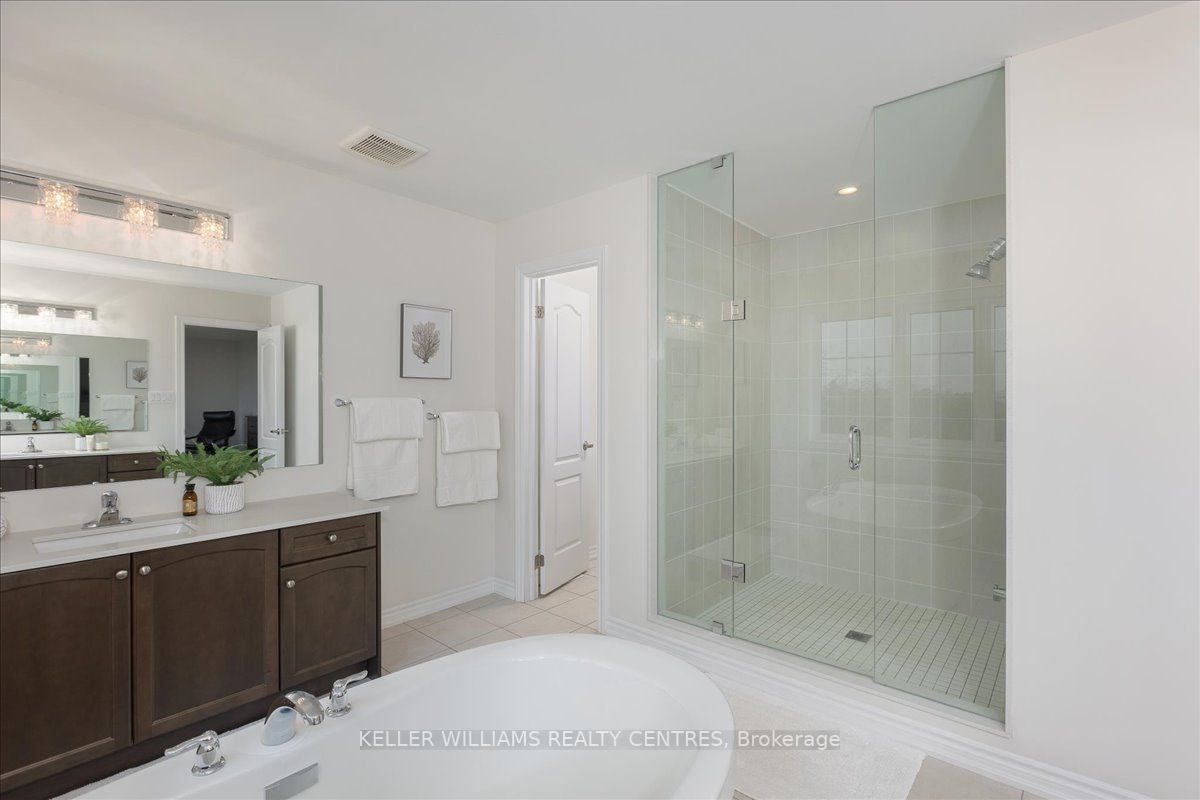 39 Deepwood Cres