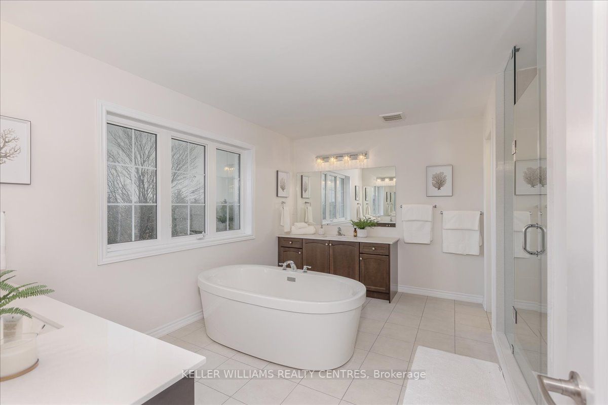 39 Deepwood Cres