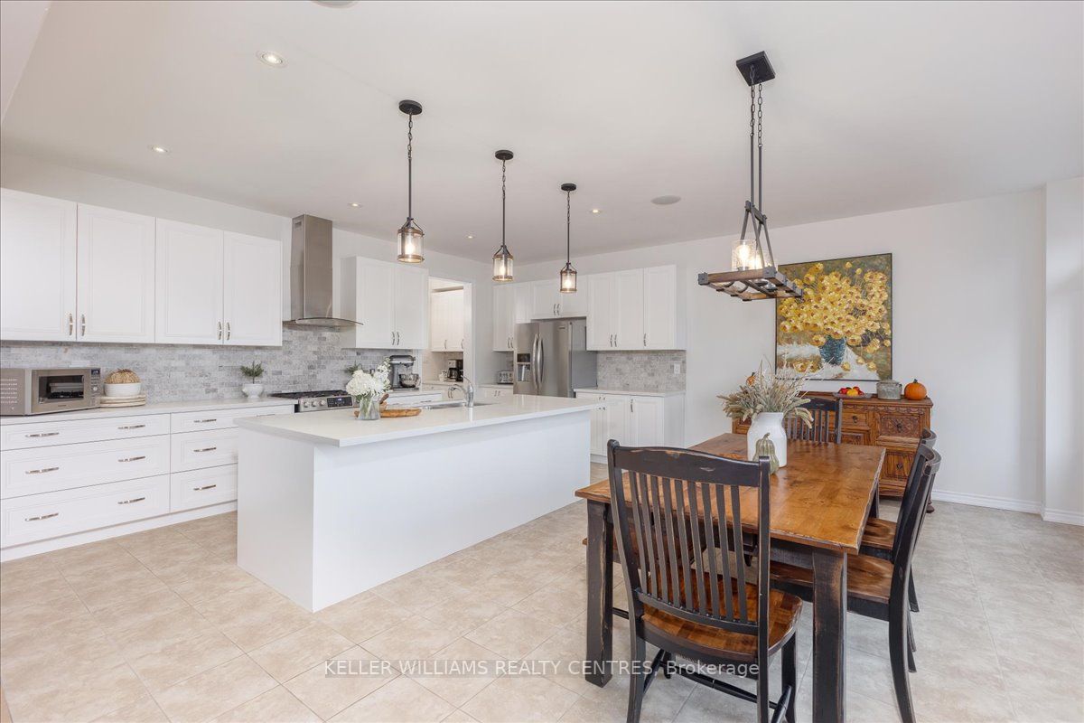 39 Deepwood Cres