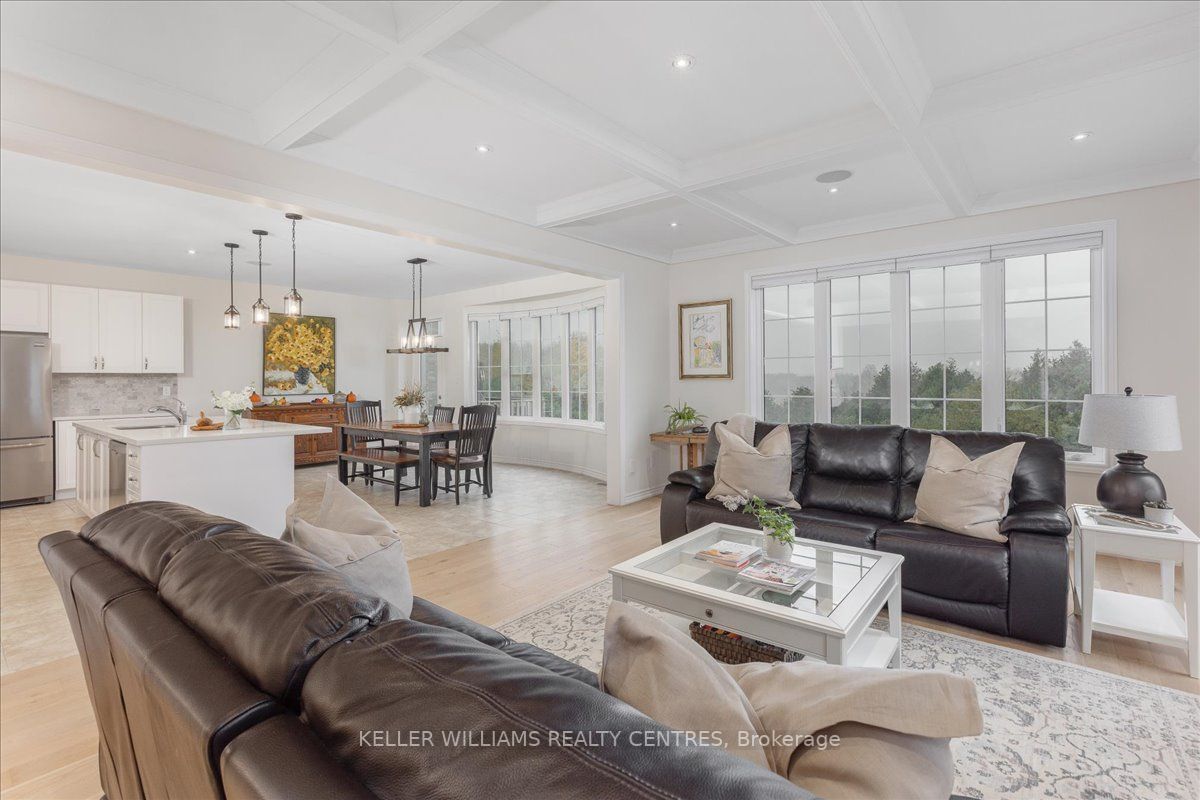 39 Deepwood Cres