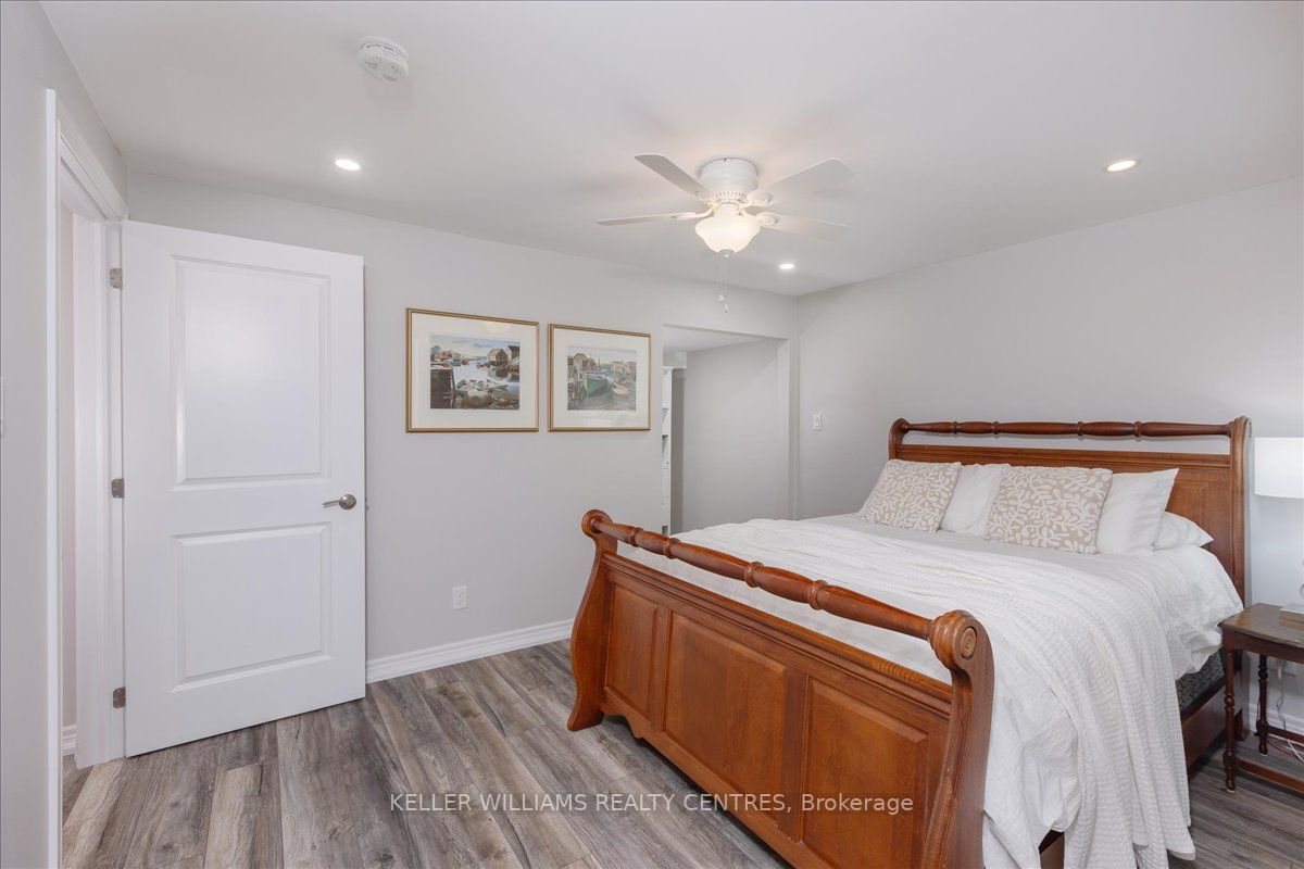 39 Deepwood Cres