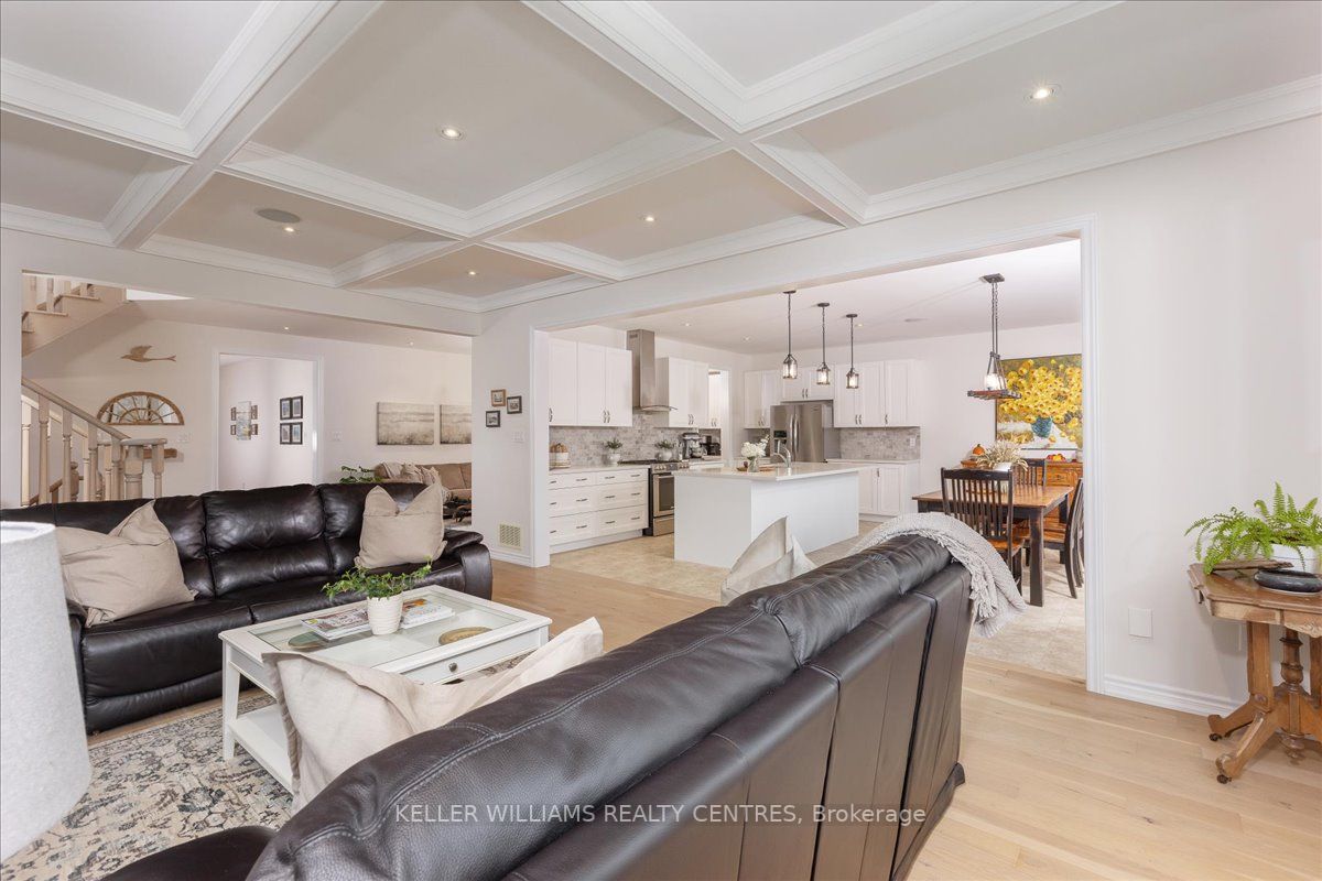 39 Deepwood Cres