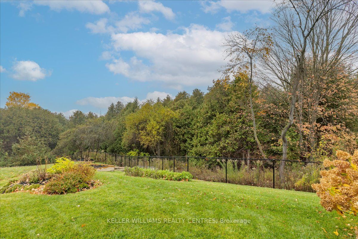 39 Deepwood Cres
