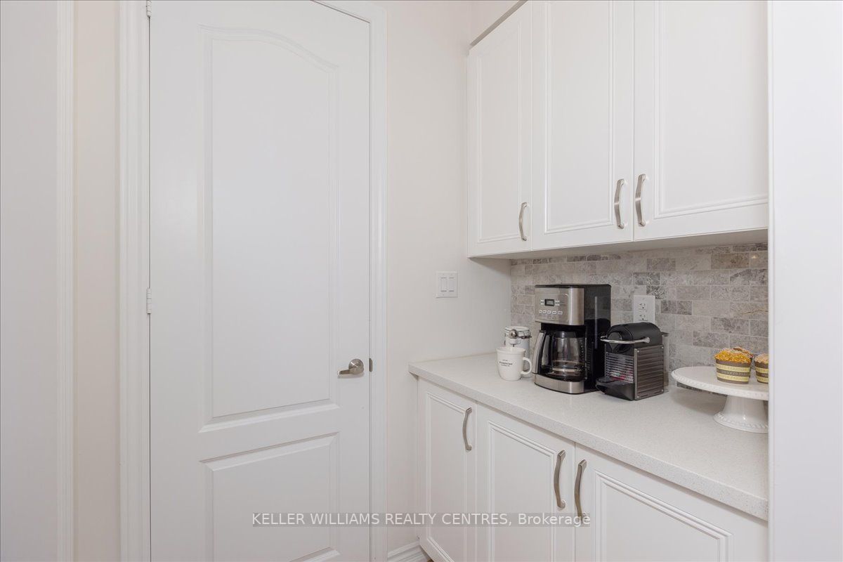 39 Deepwood Cres
