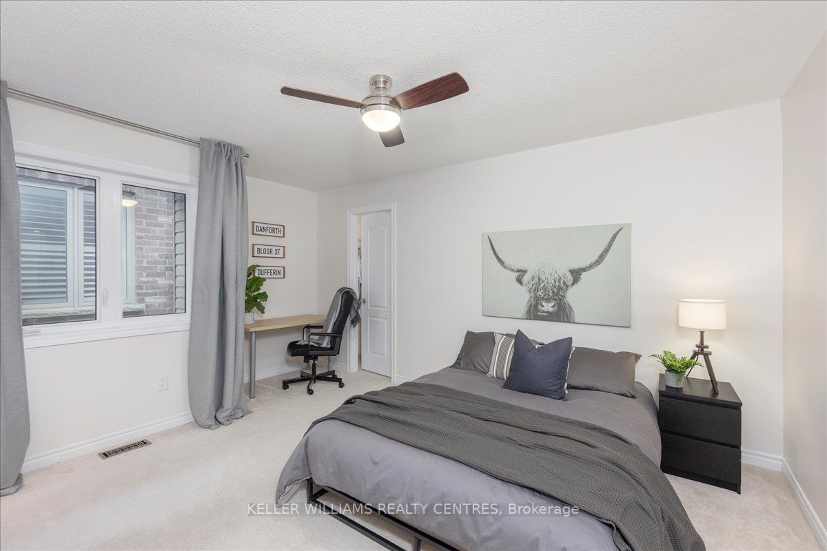 39 Deepwood Cres