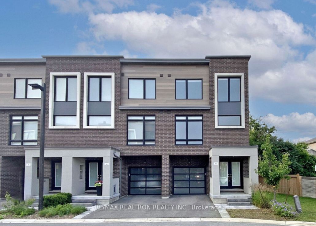 54 Moneypenny Pl
