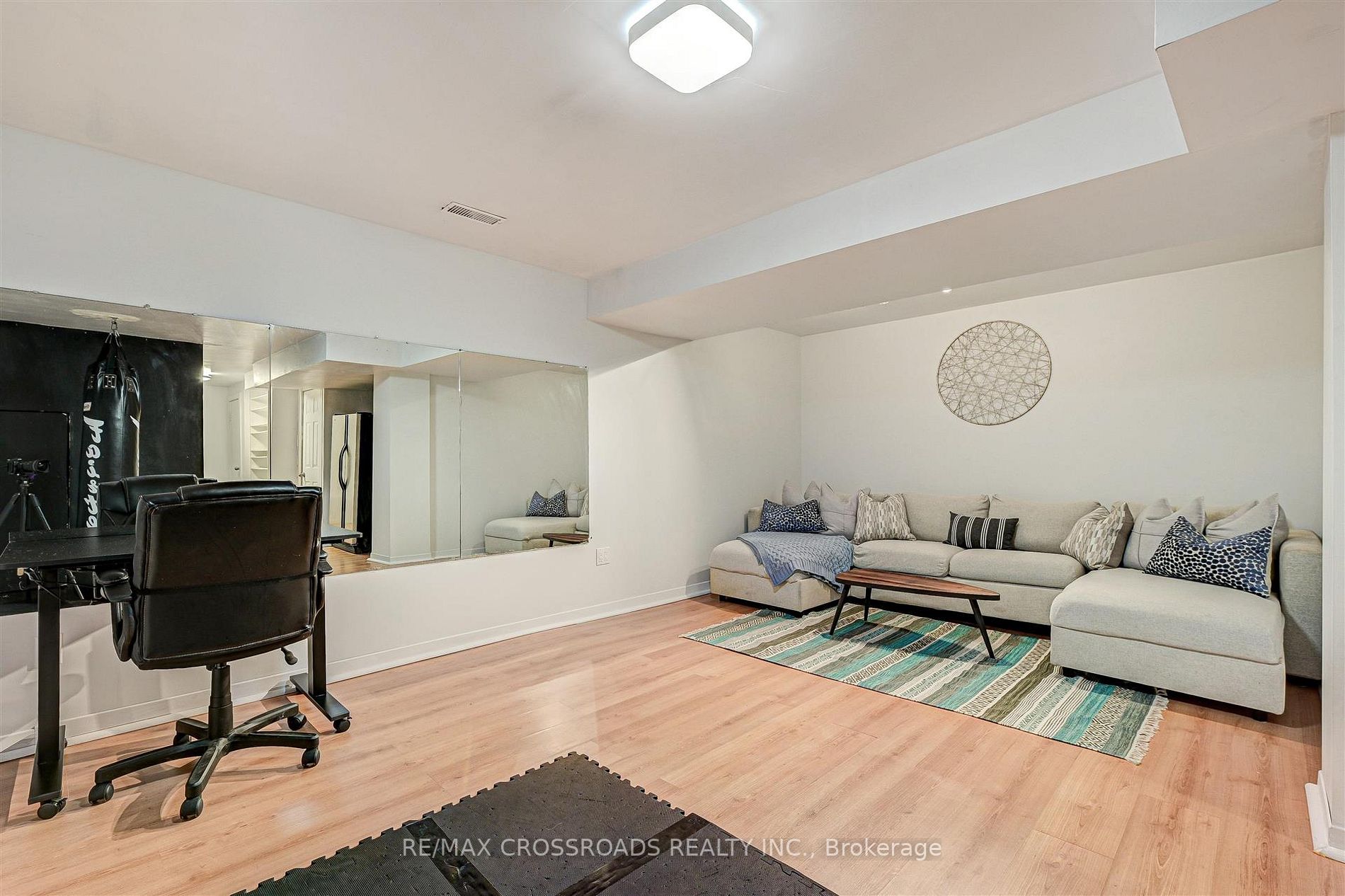 214 Collings Ave