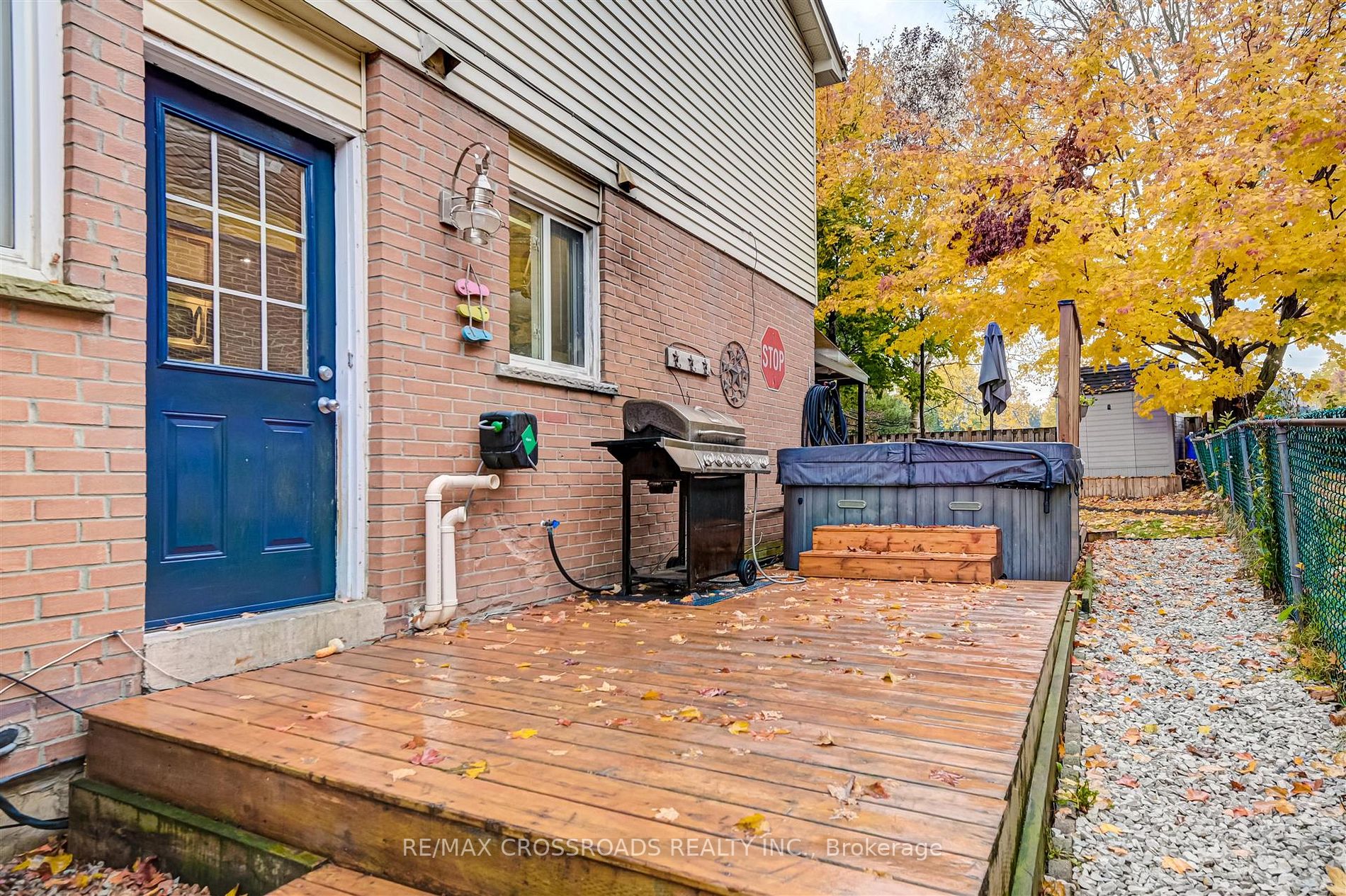 214 Collings Ave