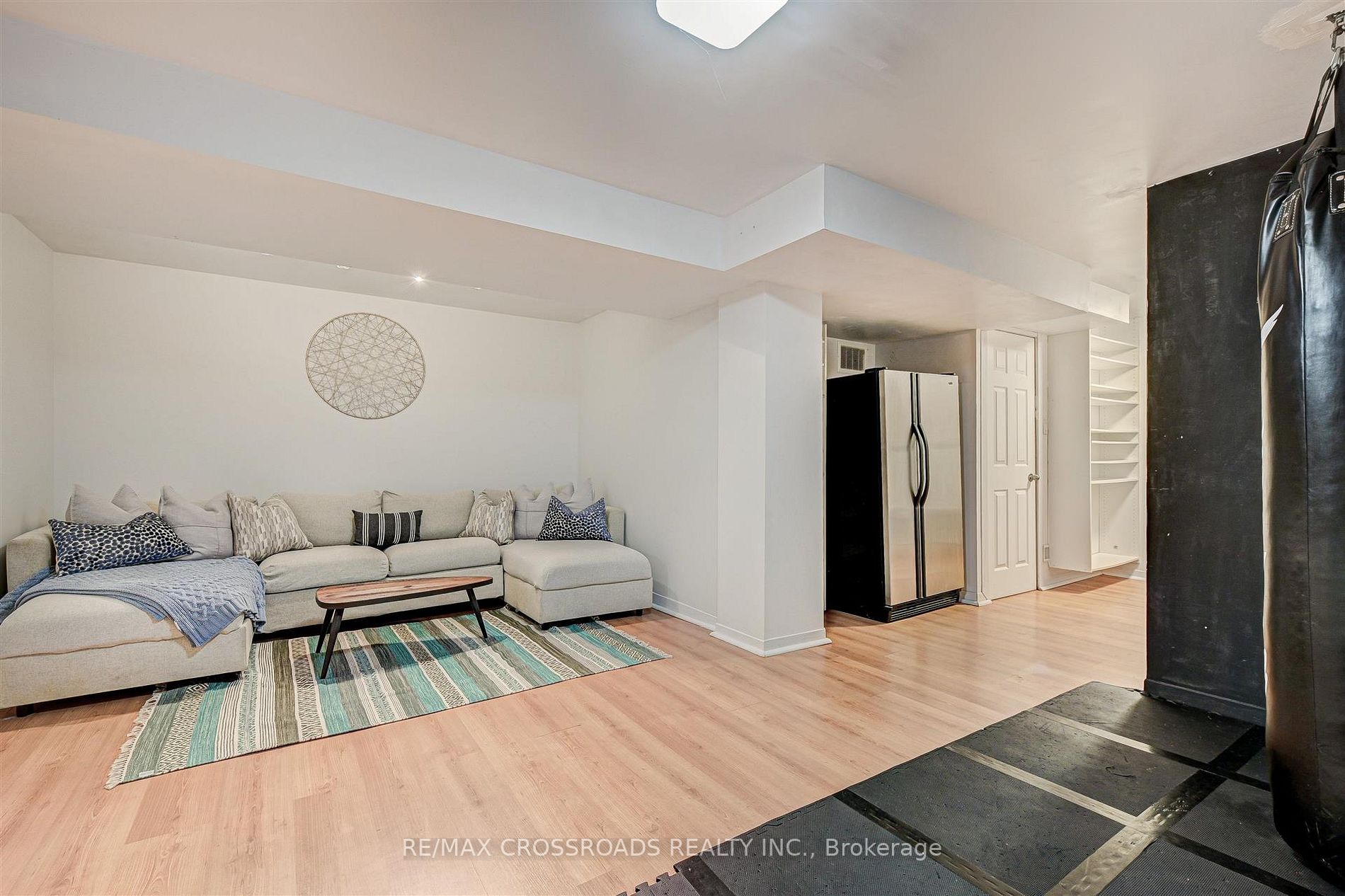 214 Collings Ave