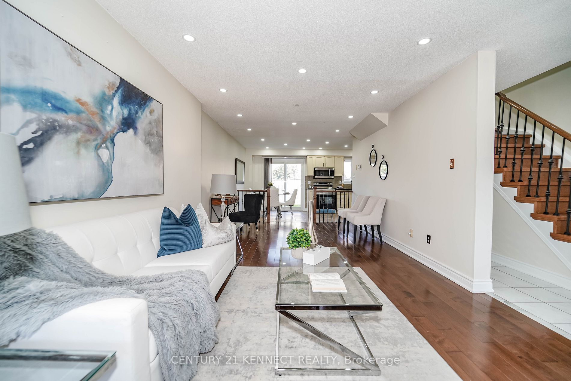23 Crieff Ave