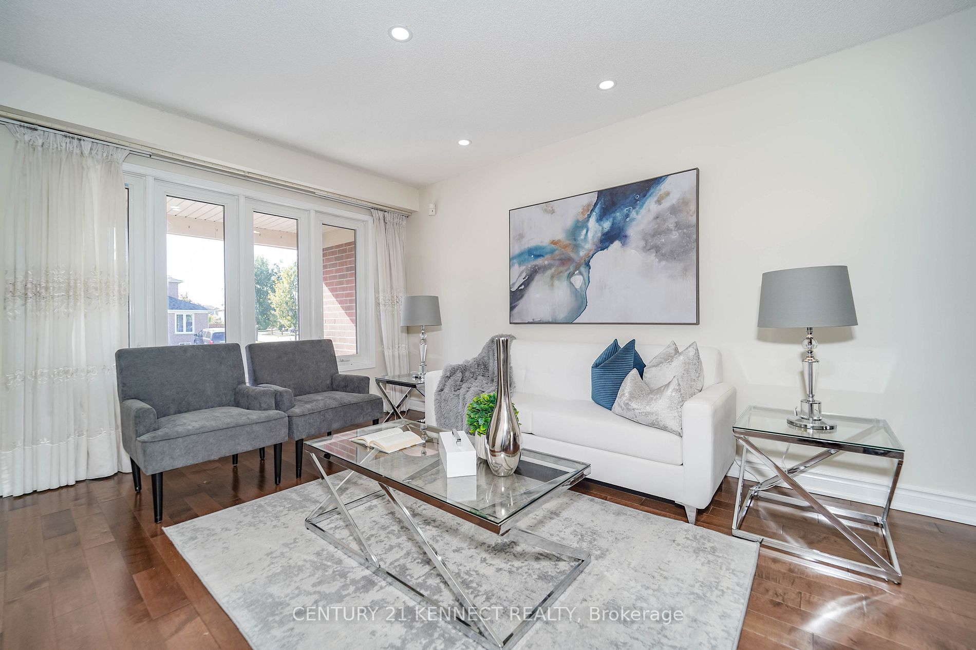 23 Crieff Ave
