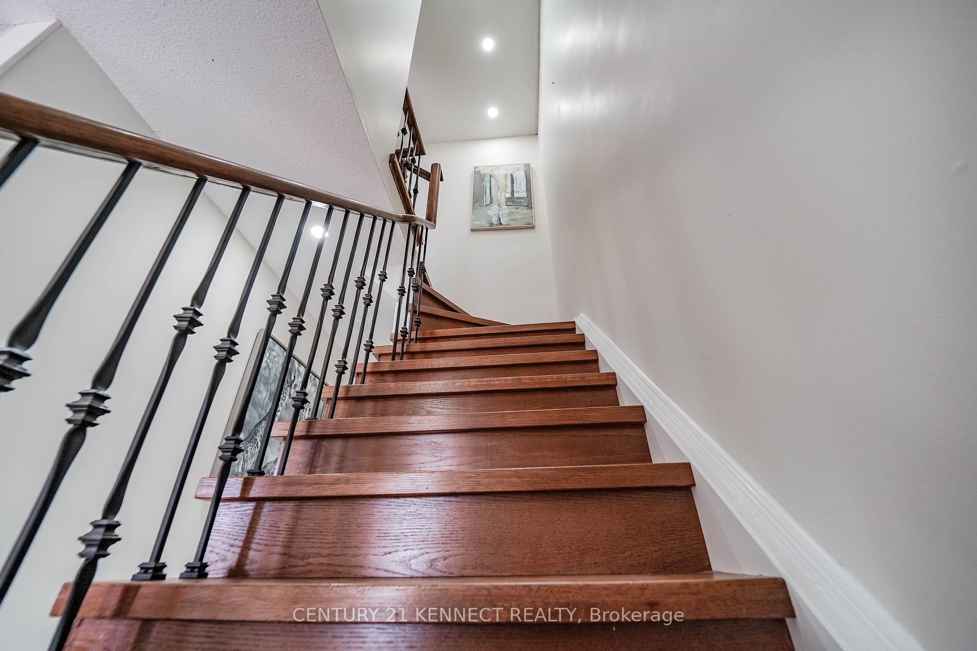 23 Crieff Ave