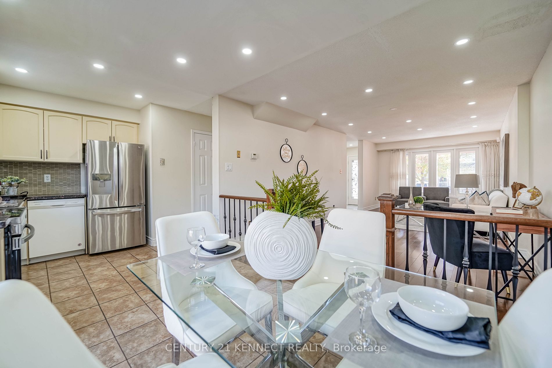 23 Crieff Ave