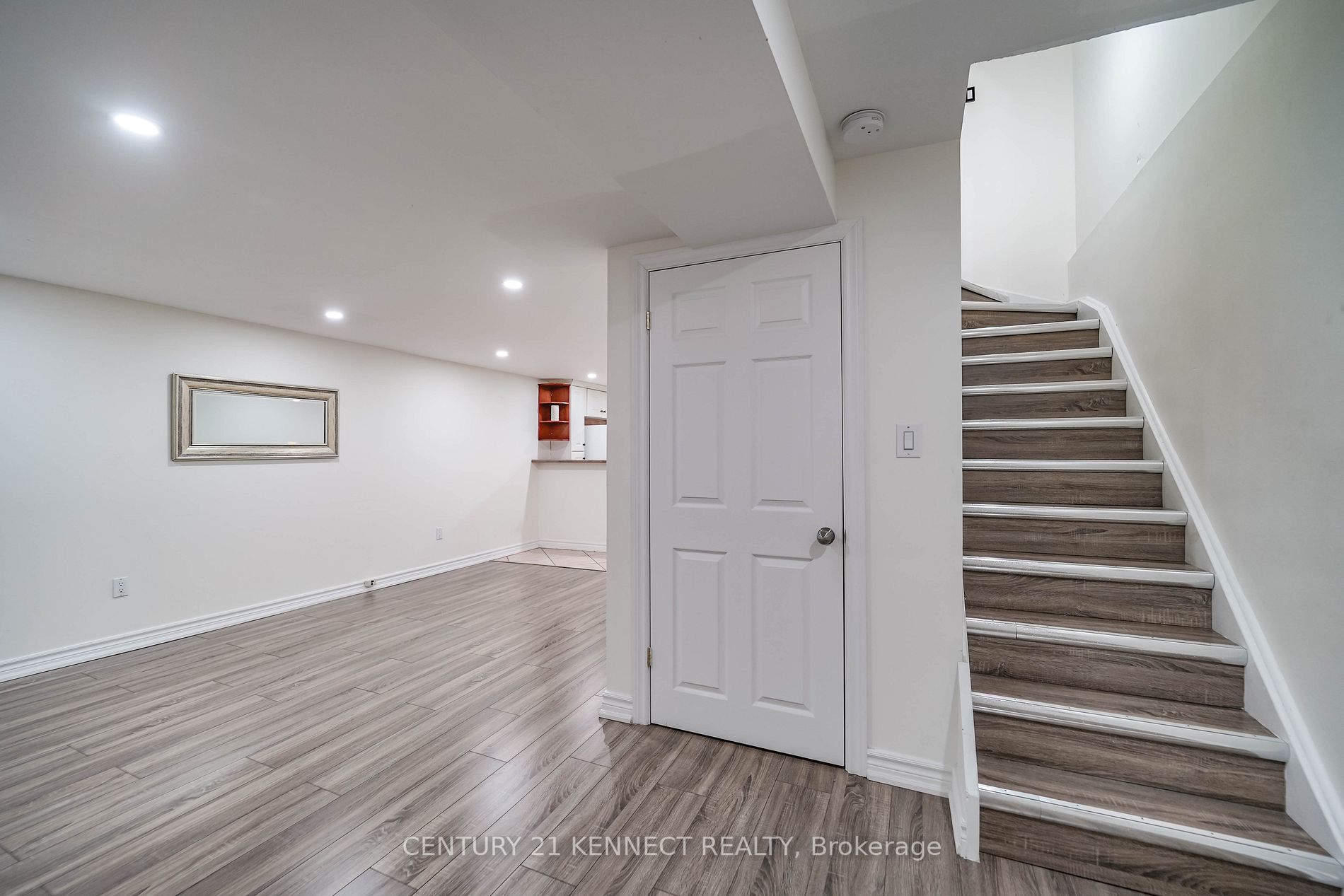 23 Crieff Ave