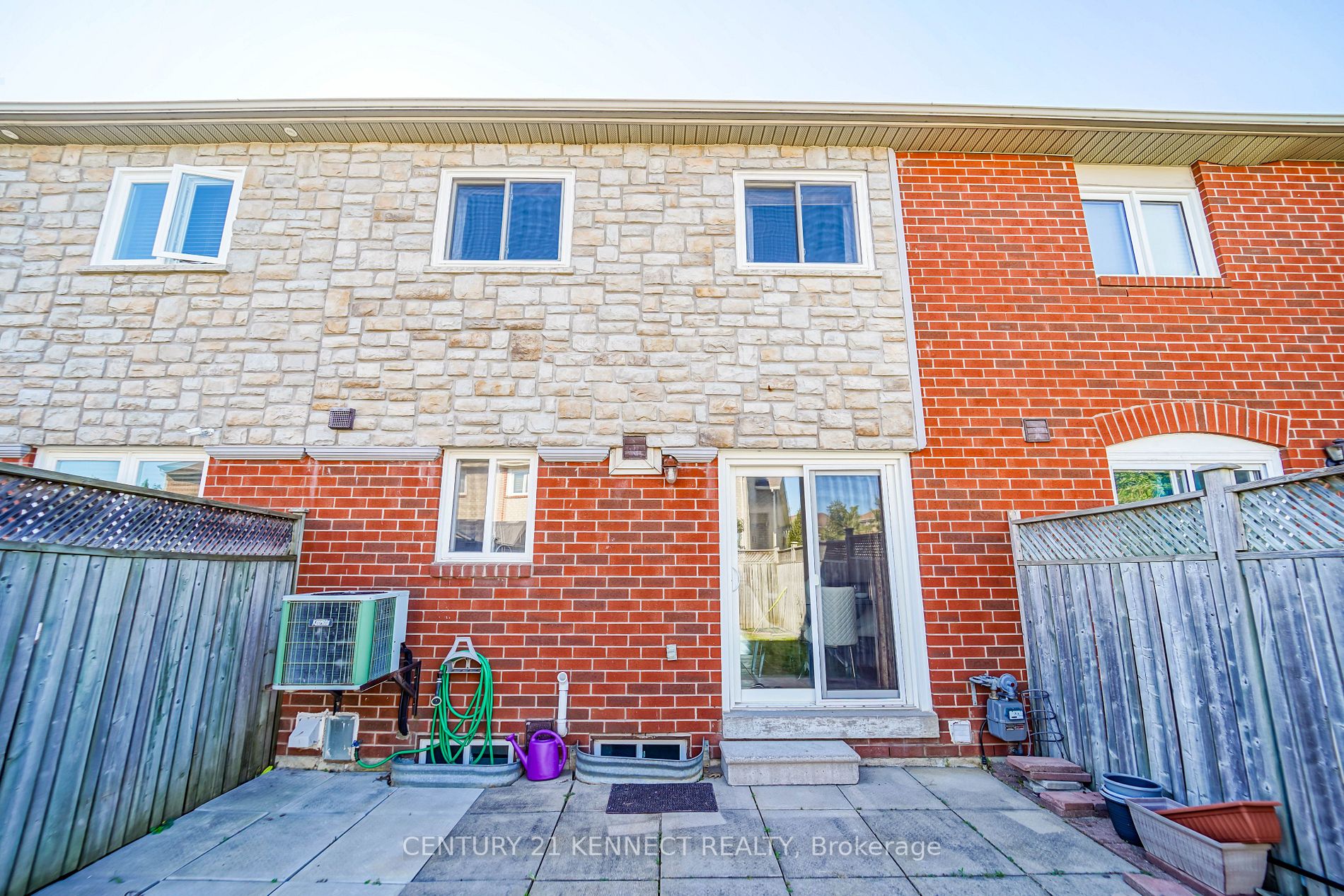 23 Crieff Ave