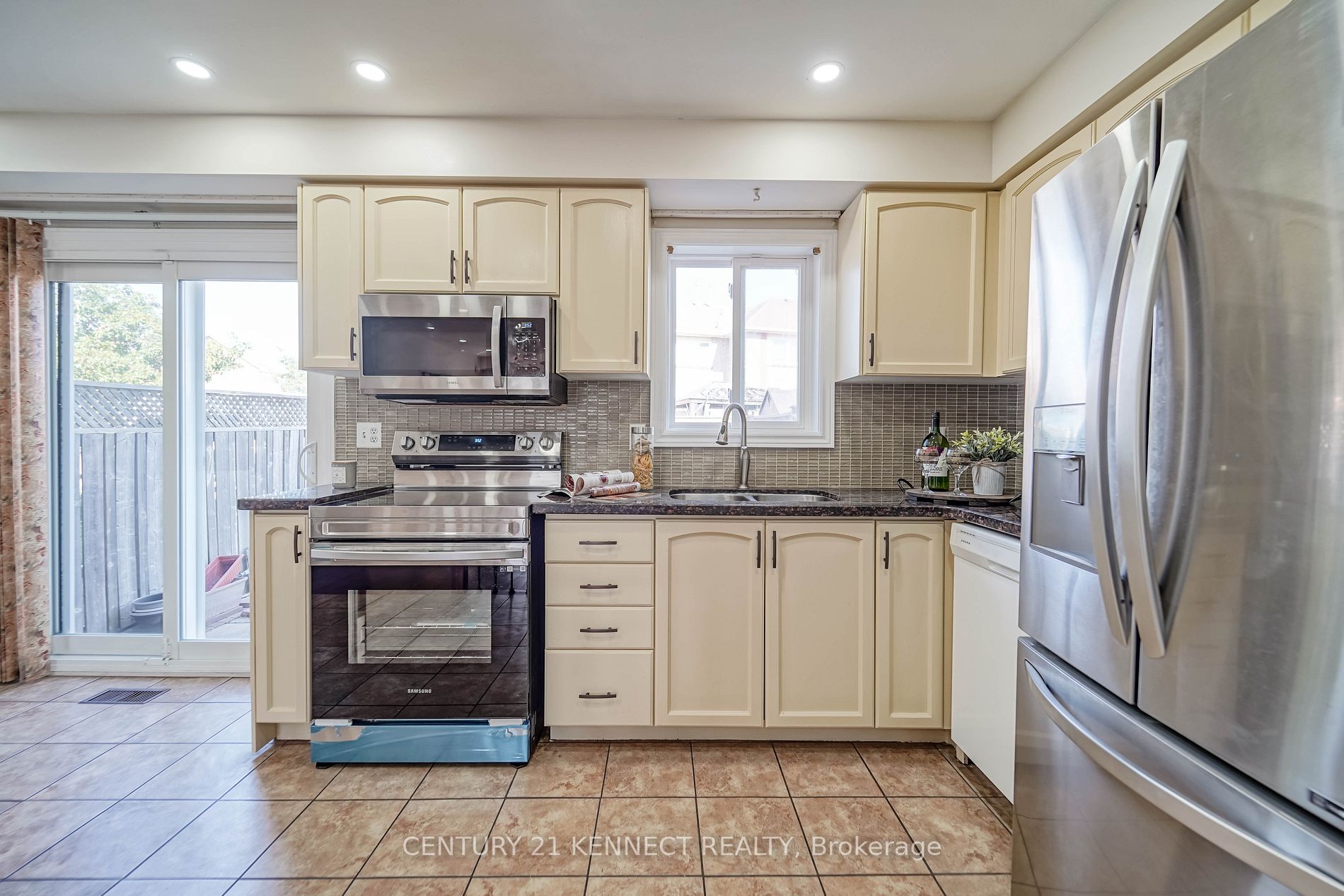 23 Crieff Ave