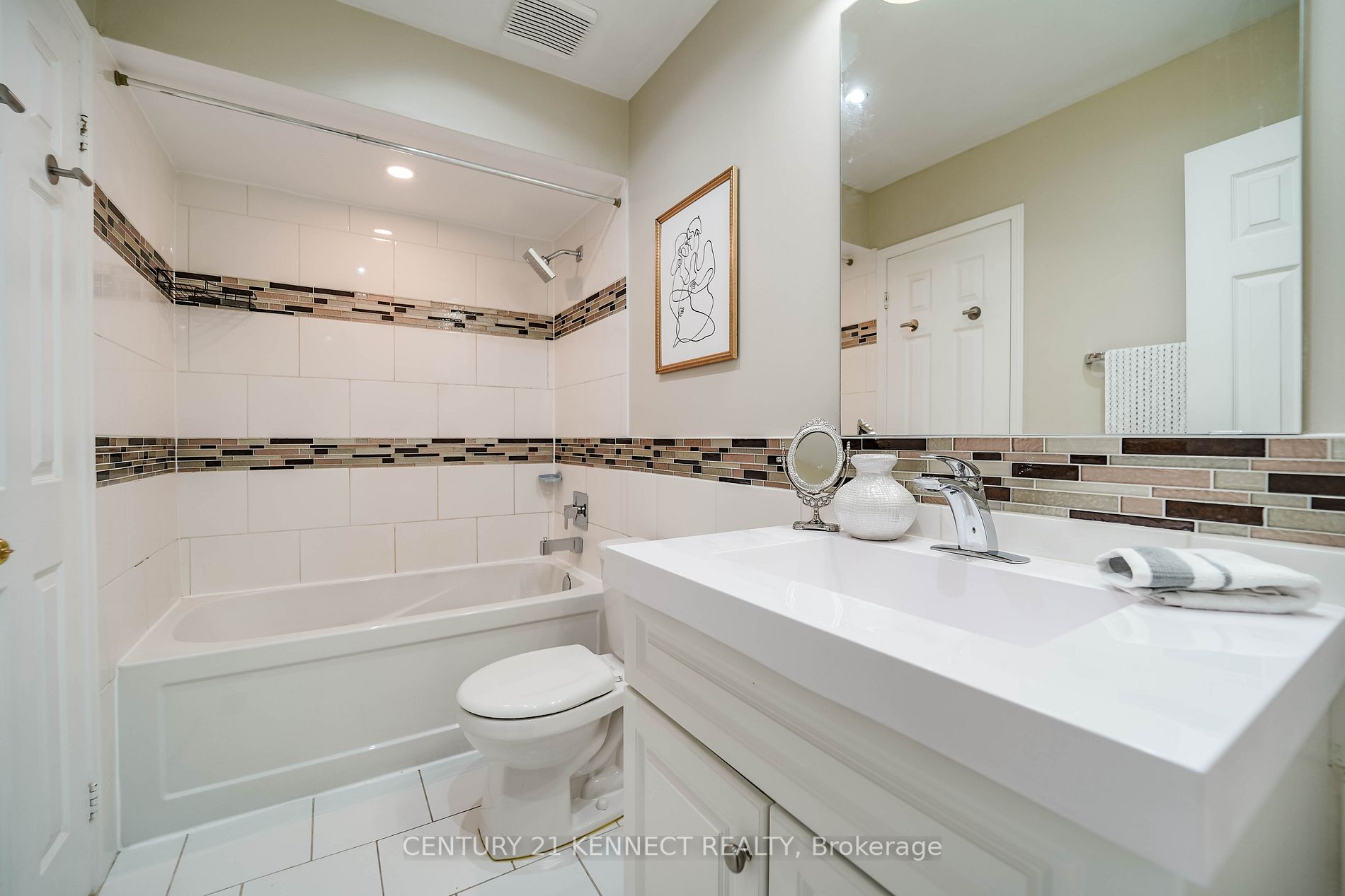 23 Crieff Ave