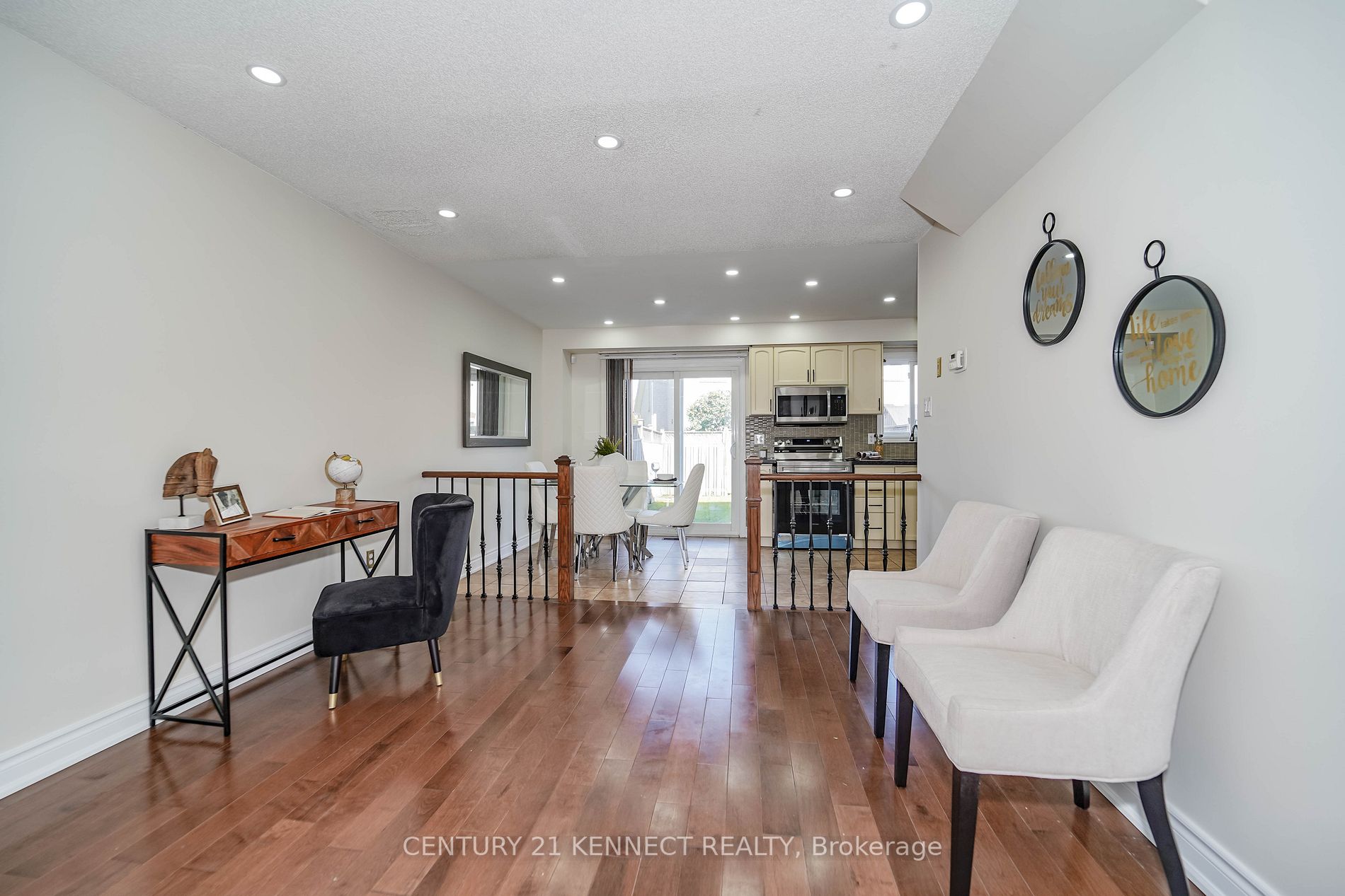 23 Crieff Ave