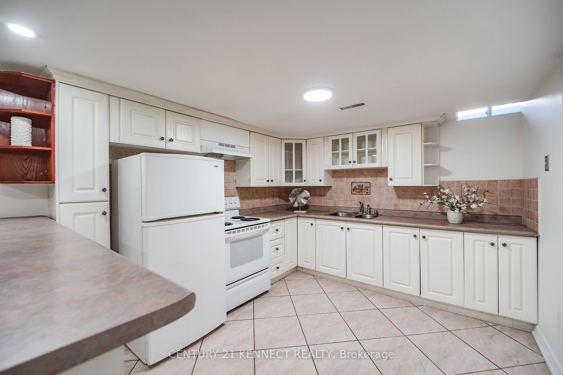 23 Crieff Ave