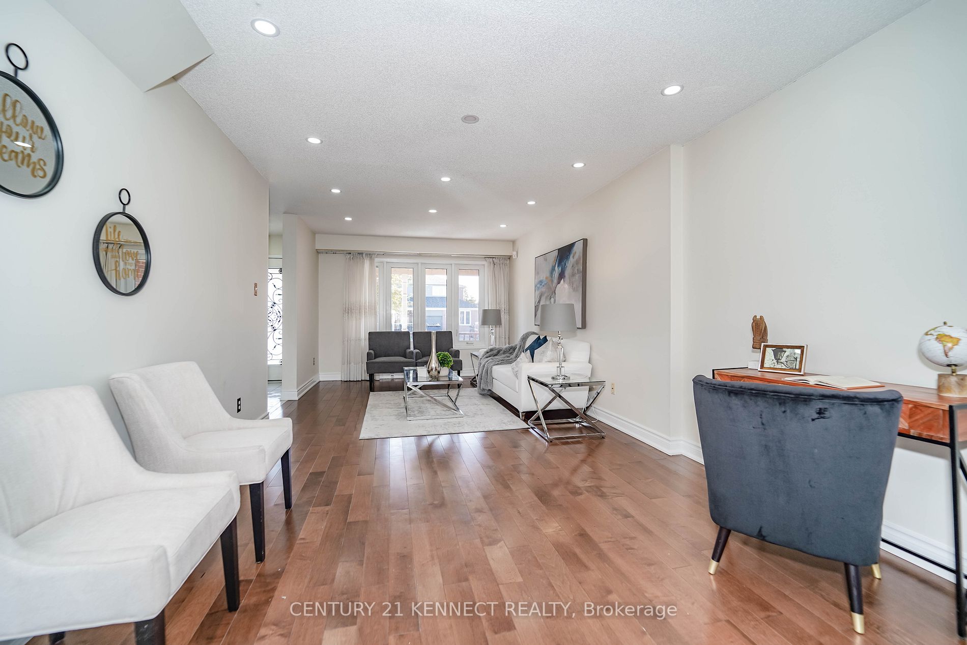 23 Crieff Ave