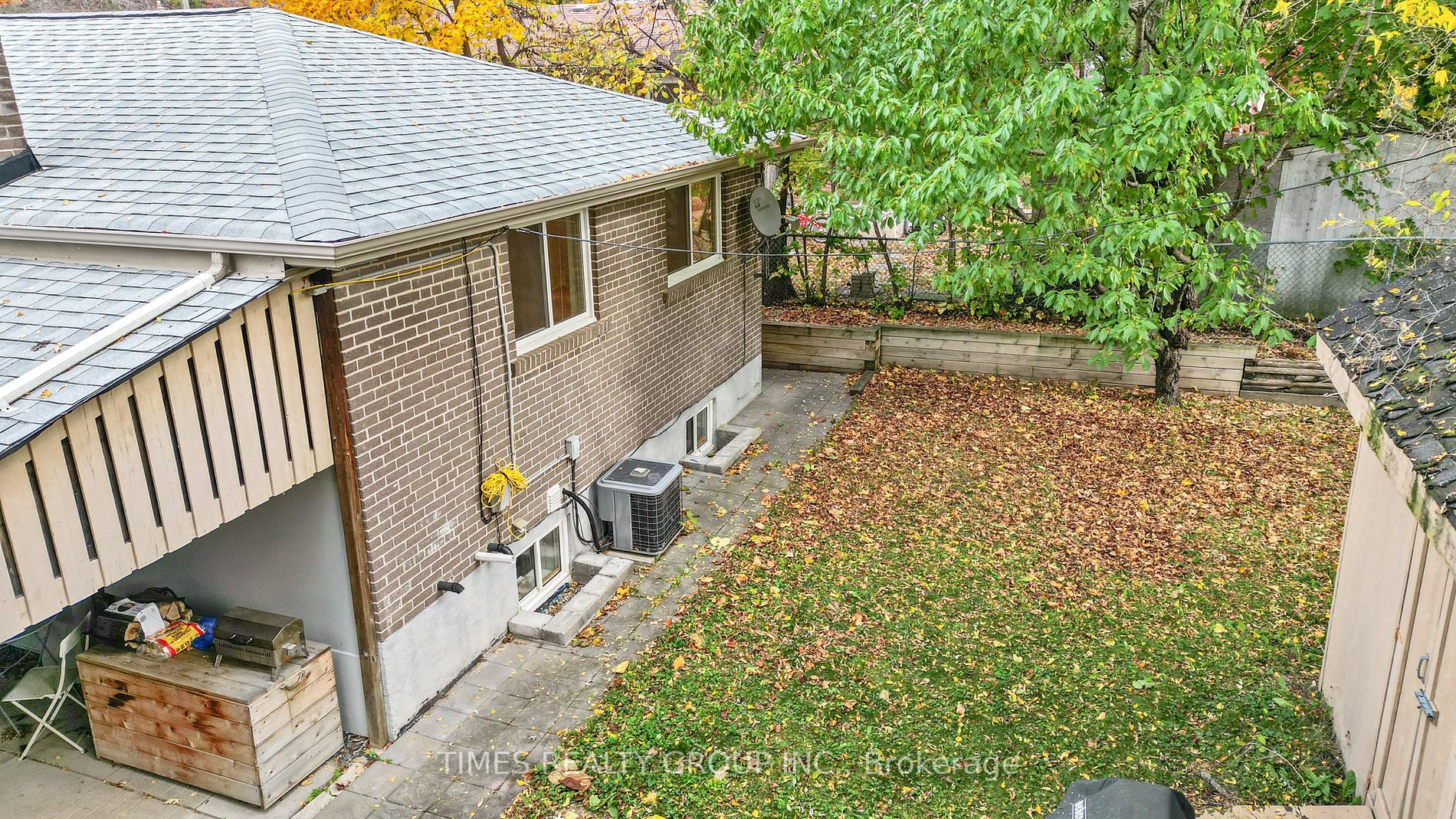 744 Botany Hill Cres