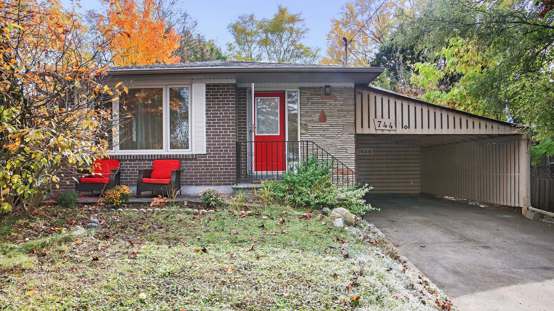 744 Botany Hill Cres