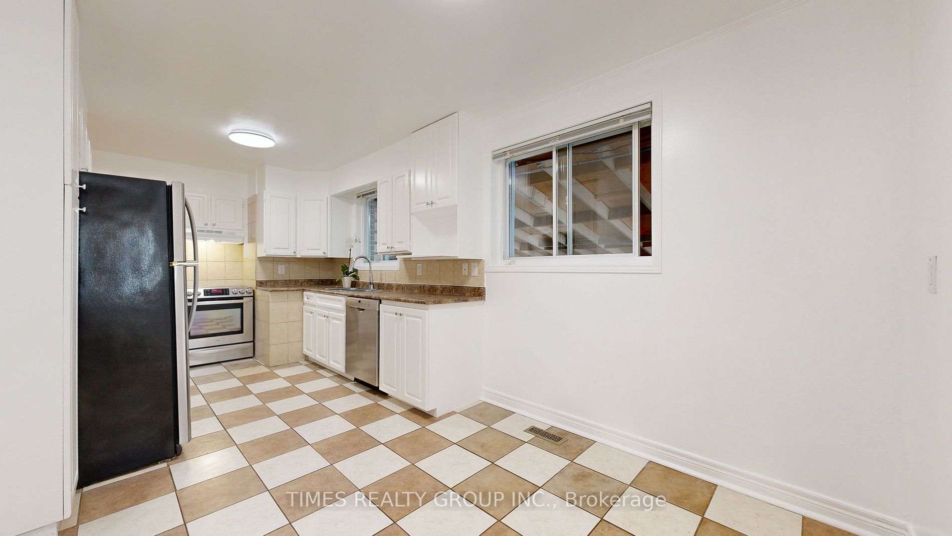 744 Botany Hill Cres