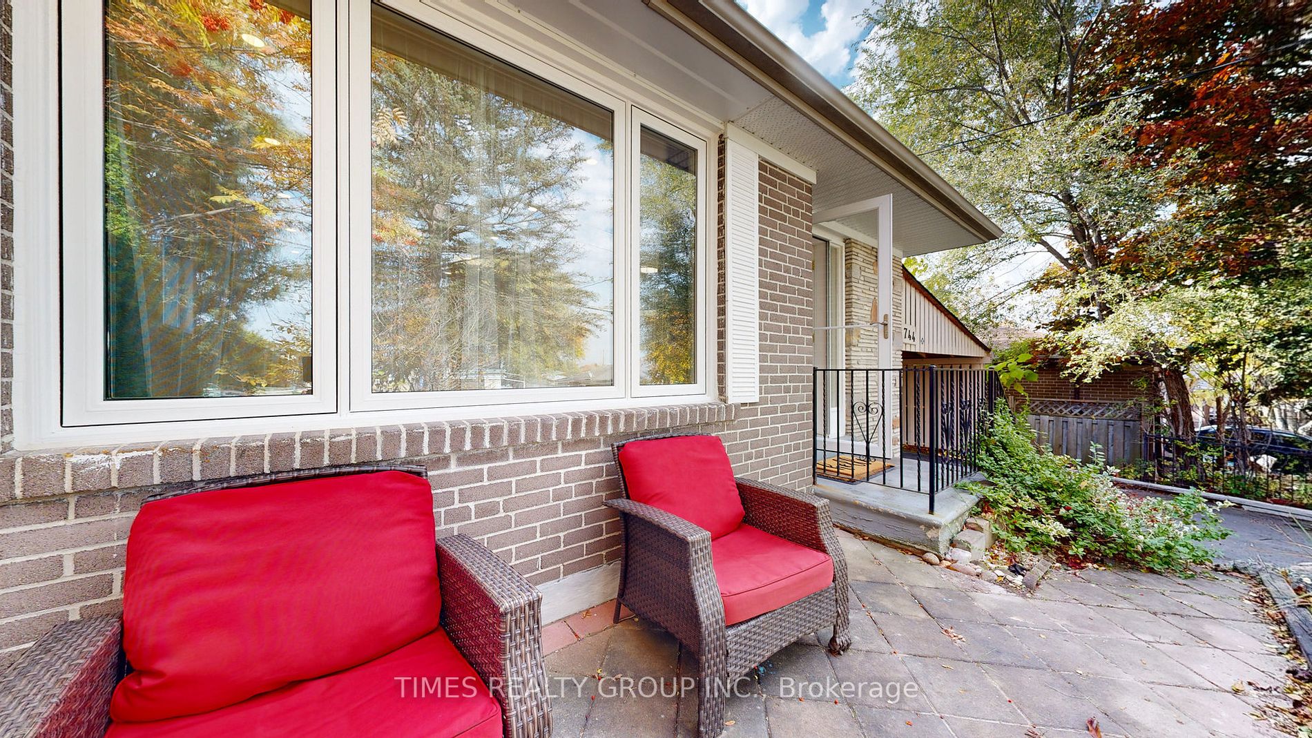 744 Botany Hill Cres