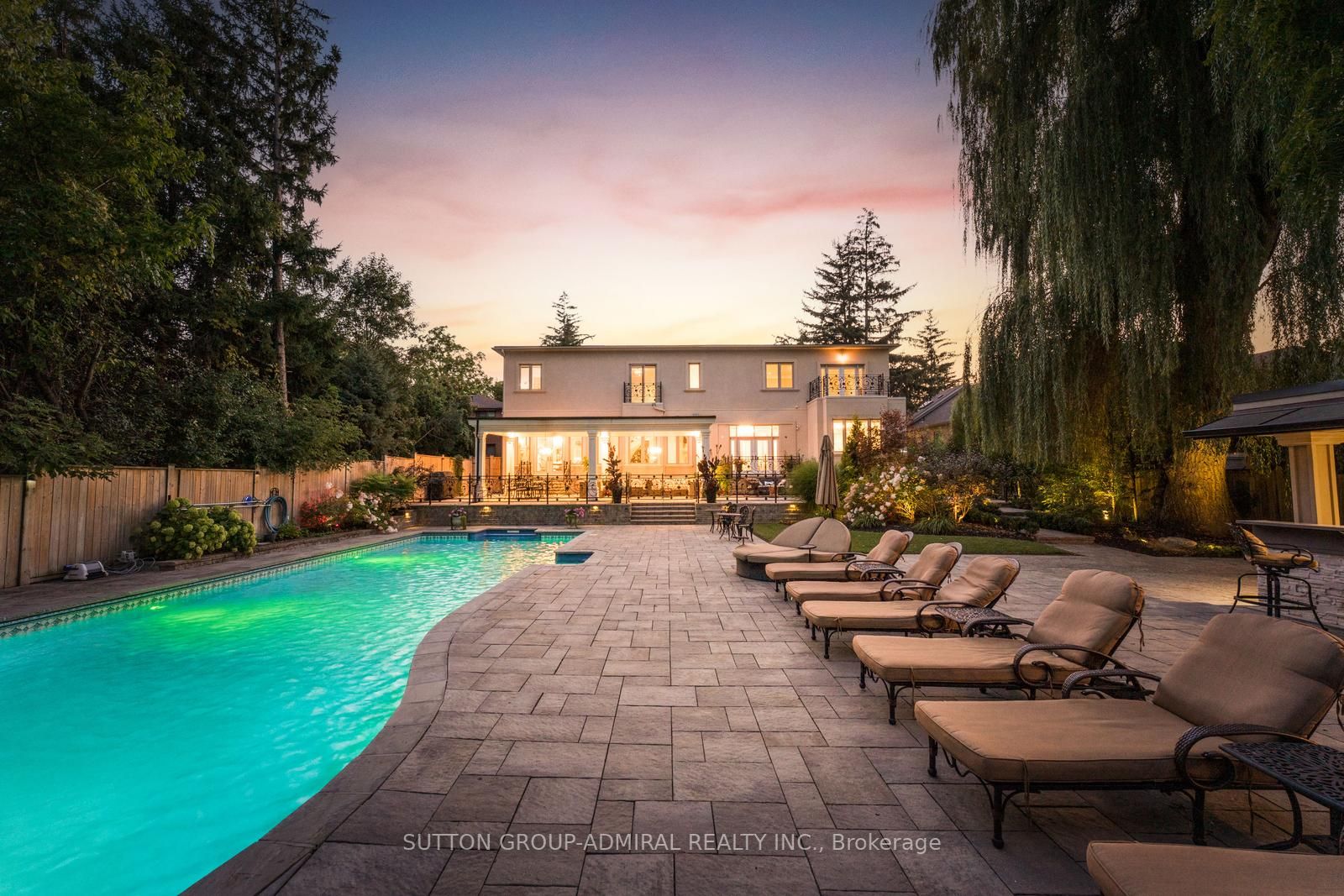 7 Fairview Ave