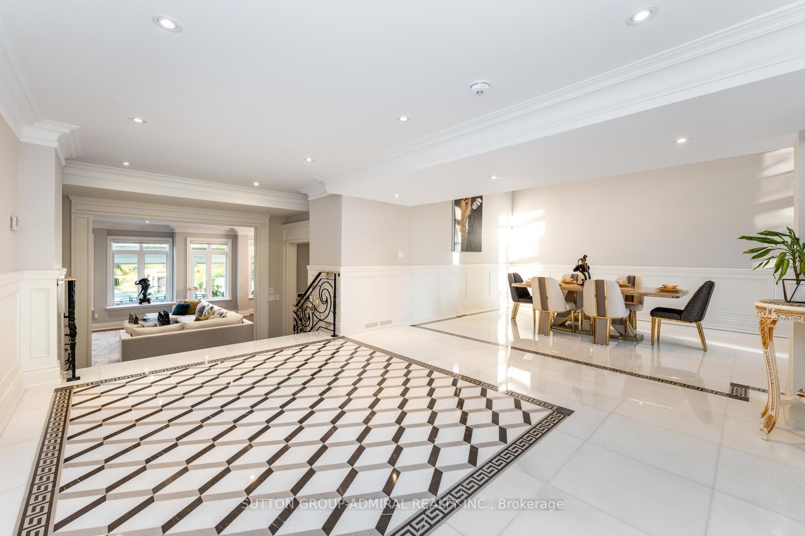 7 Fairview Ave