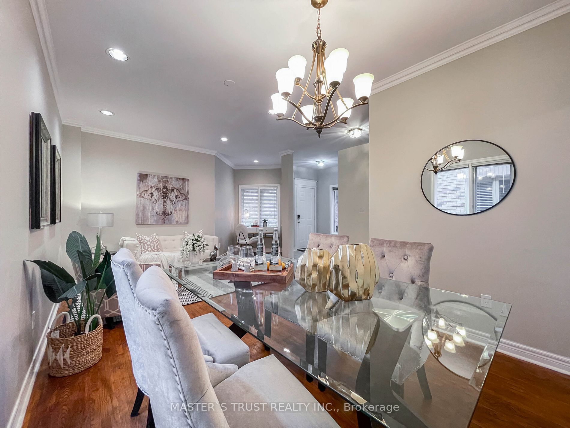 457 Hewitt Circ